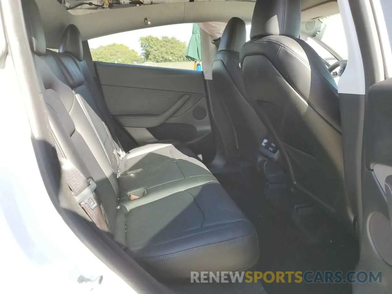 10 fotografías del automóvil dañado 7SAYGDEF1RF053746 TESLA MODEL Y 2024
