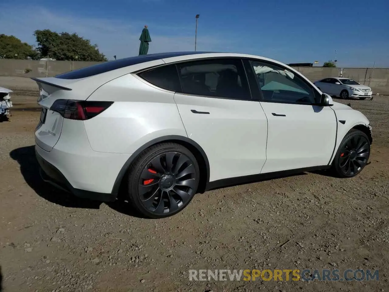 3 fotografías del automóvil dañado 7SAYGDEF1RF053746 TESLA MODEL Y 2024