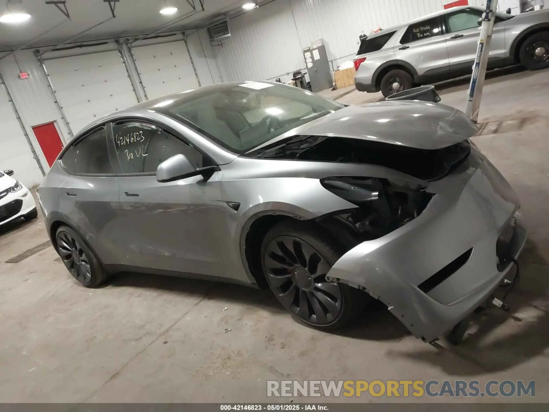12 fotografías del automóvil dañado 7SAYGDEF1RF153247 TESLA MODEL Y 2024