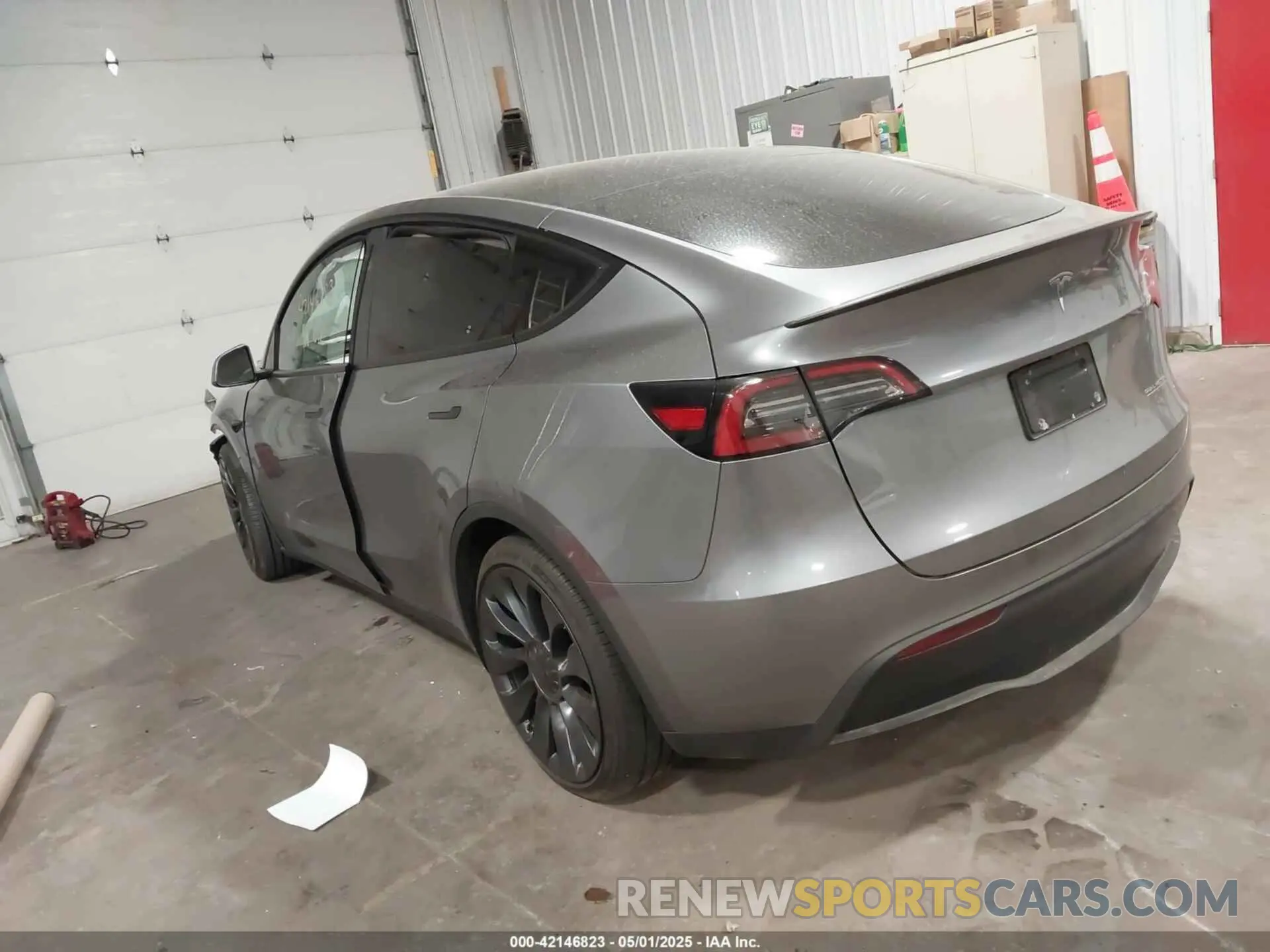 3 fotografías del automóvil dañado 7SAYGDEF1RF153247 TESLA MODEL Y 2024