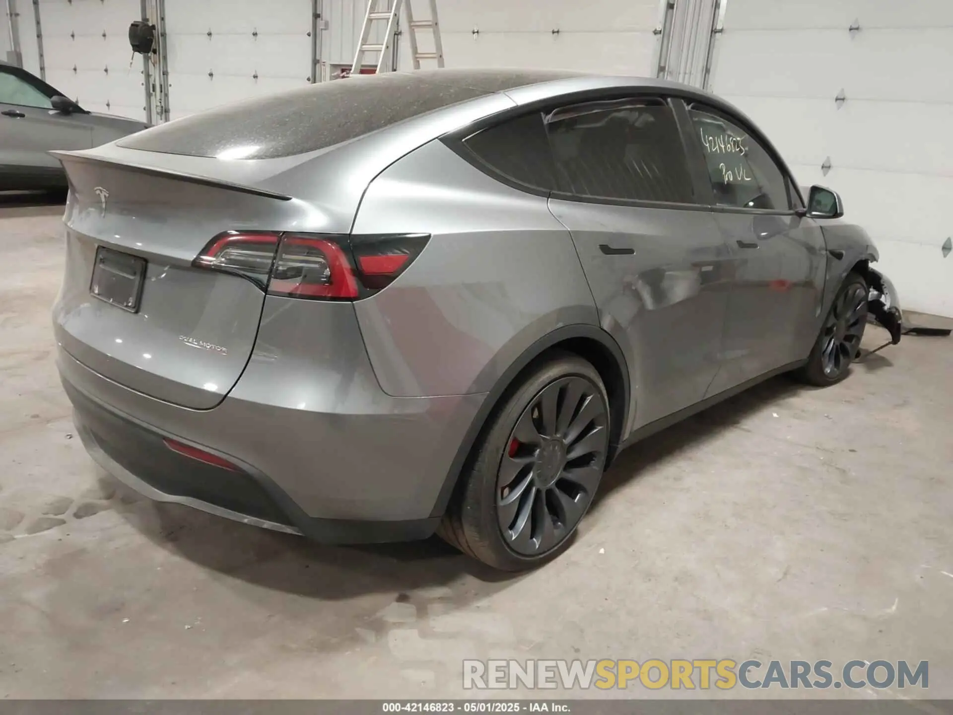 4 fotografías del automóvil dañado 7SAYGDEF1RF153247 TESLA MODEL Y 2024