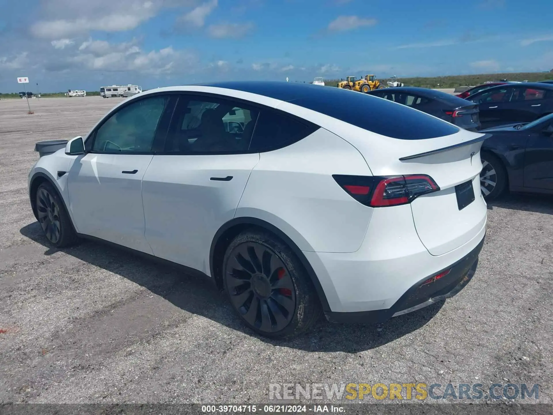 3 fotografías del automóvil dañado 7SAYGDEF2RA268971 TESLA MODEL Y 2024
