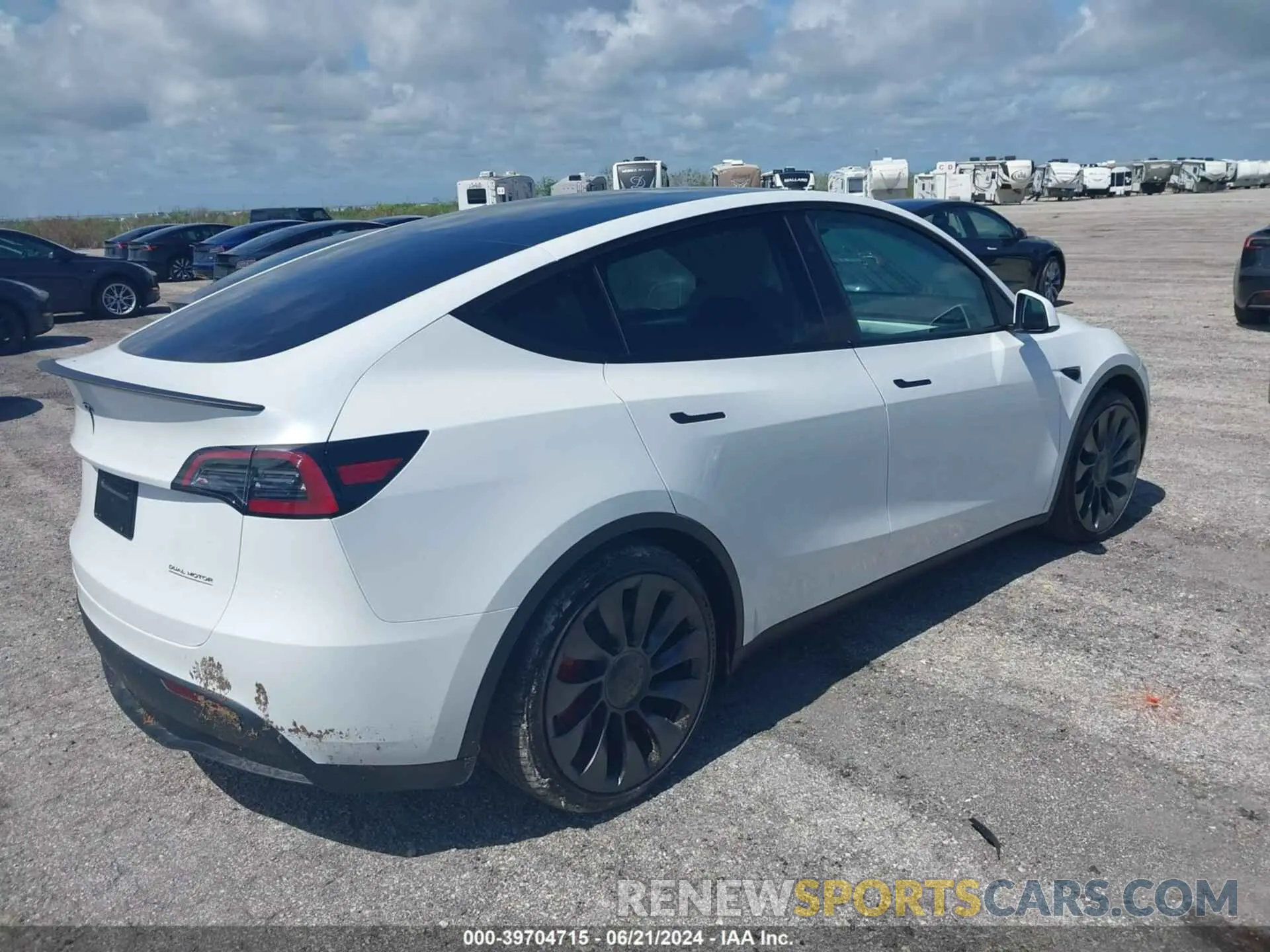 4 fotografías del automóvil dañado 7SAYGDEF2RA268971 TESLA MODEL Y 2024