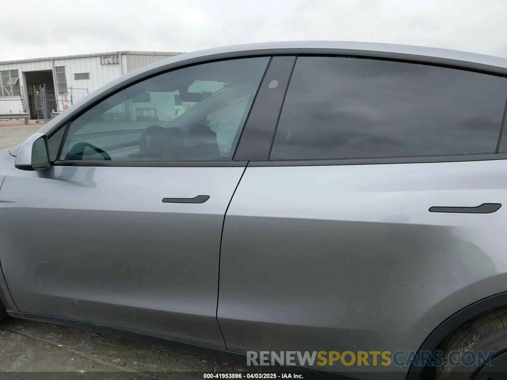 13 fotografías del automóvil dañado 7SAYGDEF2RA322351 TESLA MODEL Y 2024