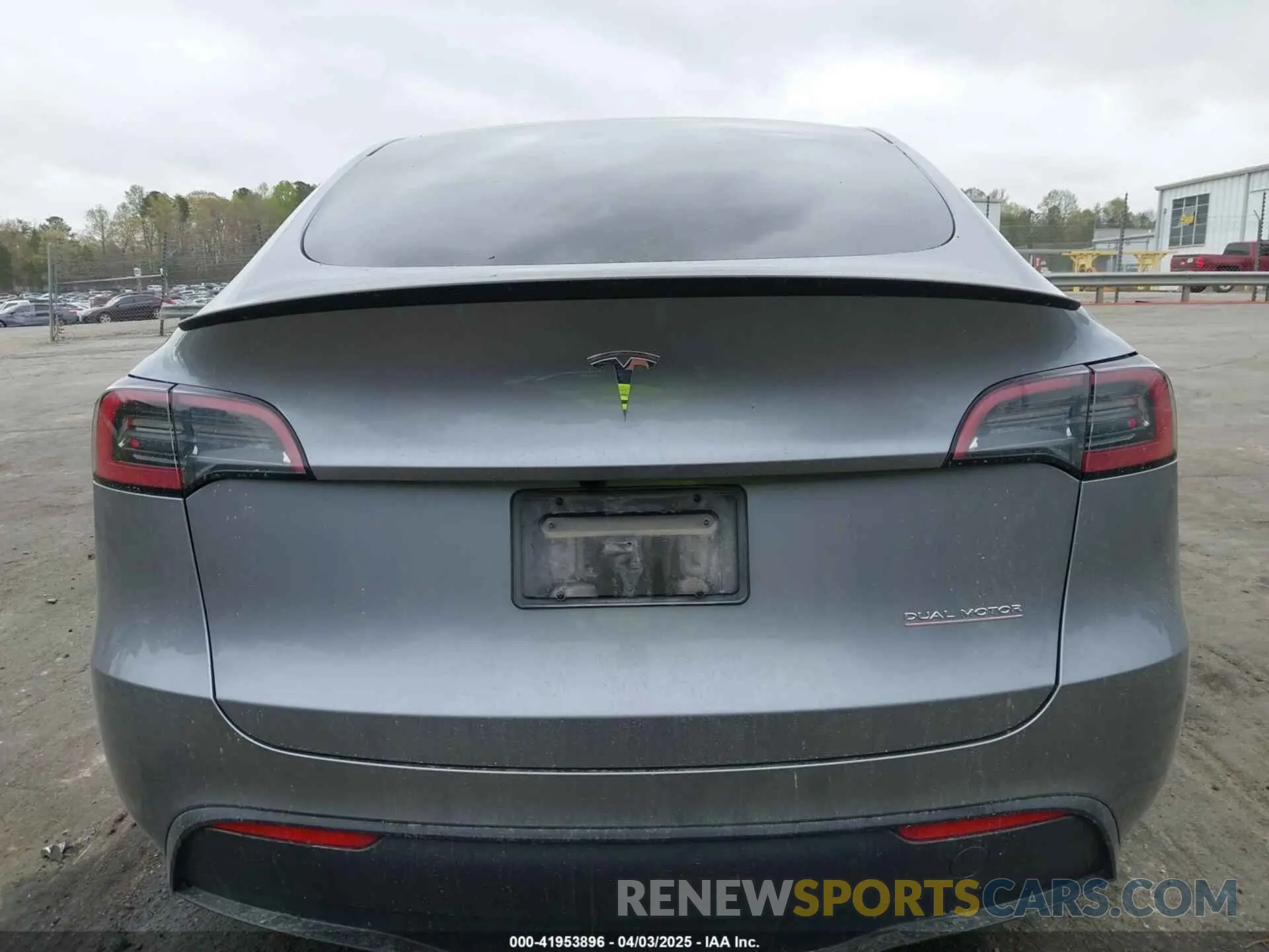 15 fotografías del automóvil dañado 7SAYGDEF2RA322351 TESLA MODEL Y 2024