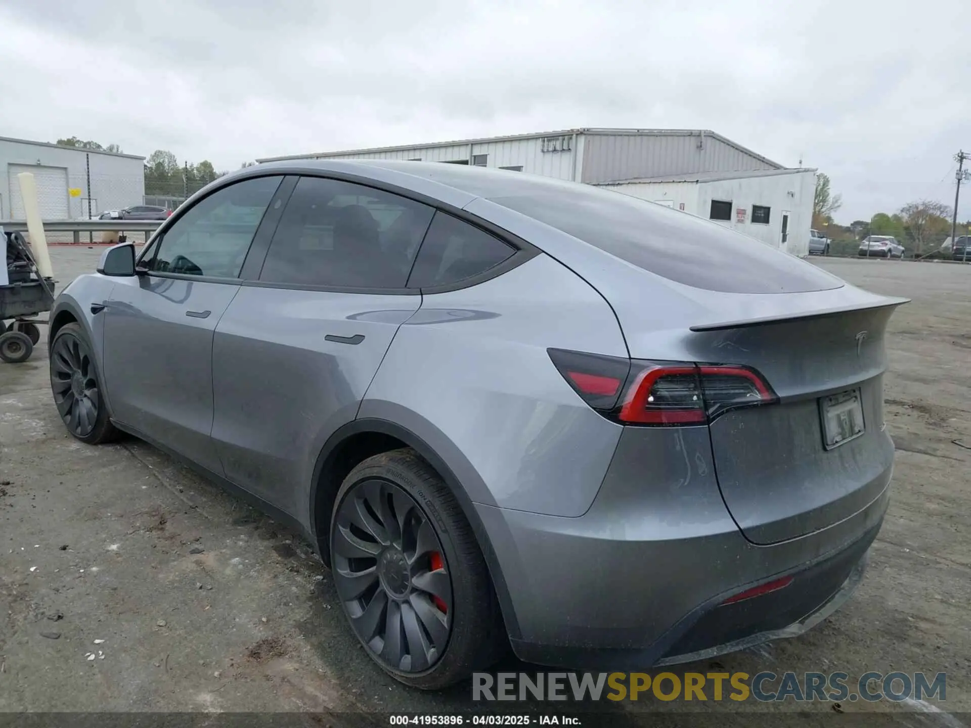 3 fotografías del automóvil dañado 7SAYGDEF2RA322351 TESLA MODEL Y 2024