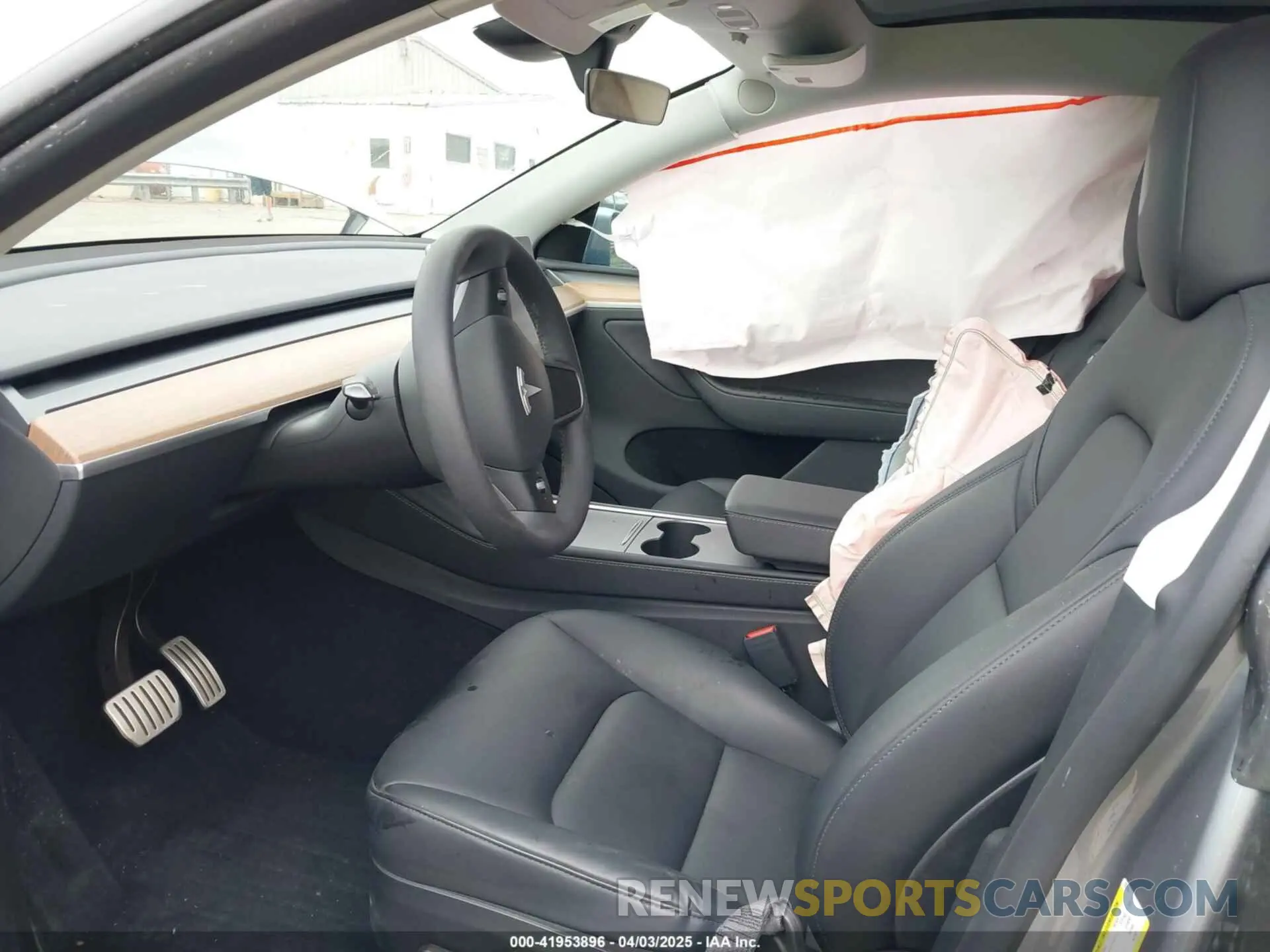 5 fotografías del automóvil dañado 7SAYGDEF2RA322351 TESLA MODEL Y 2024