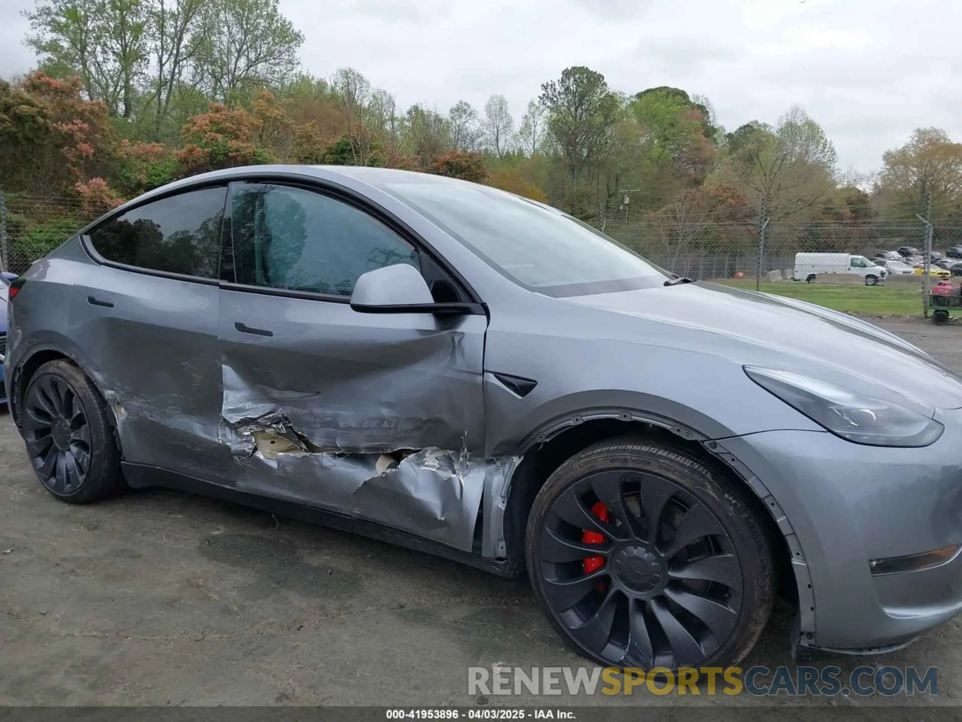 6 fotografías del automóvil dañado 7SAYGDEF2RA322351 TESLA MODEL Y 2024