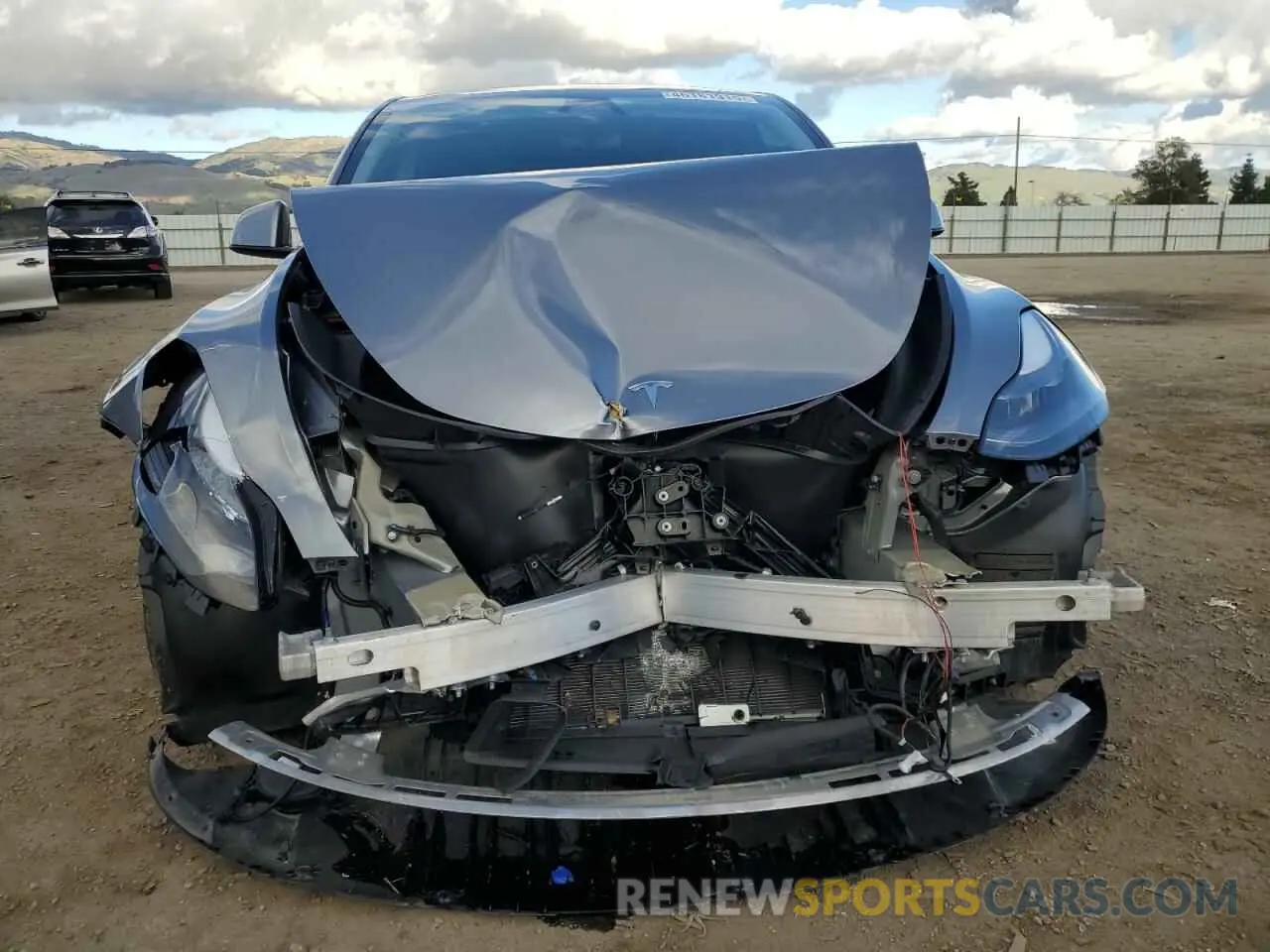 5 fotografías del automóvil dañado 7SAYGDEF2RF113873 TESLA MODEL Y 2024