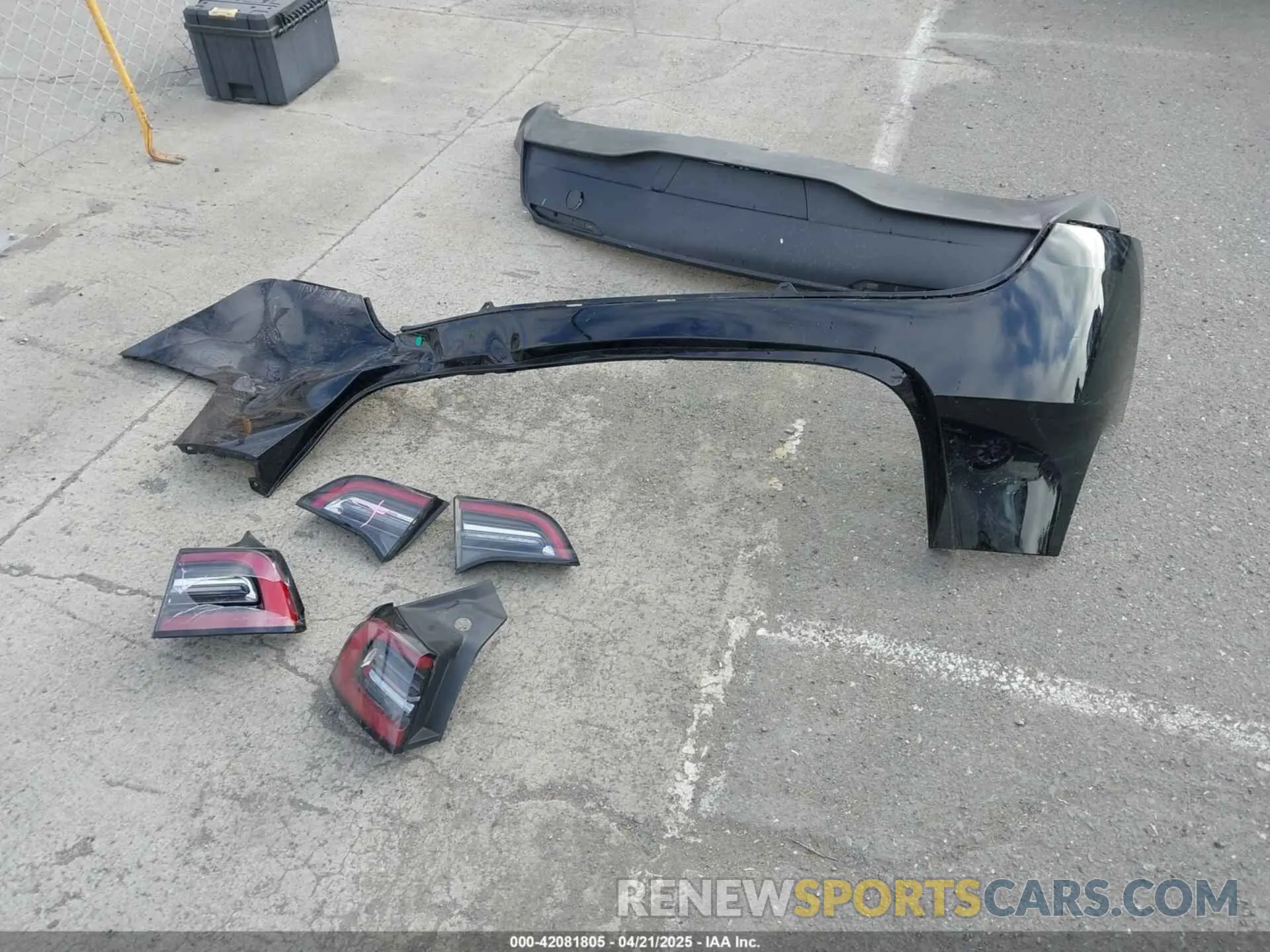 11 fotografías del automóvil dañado 7SAYGDEF2RF125439 TESLA MODEL Y 2024