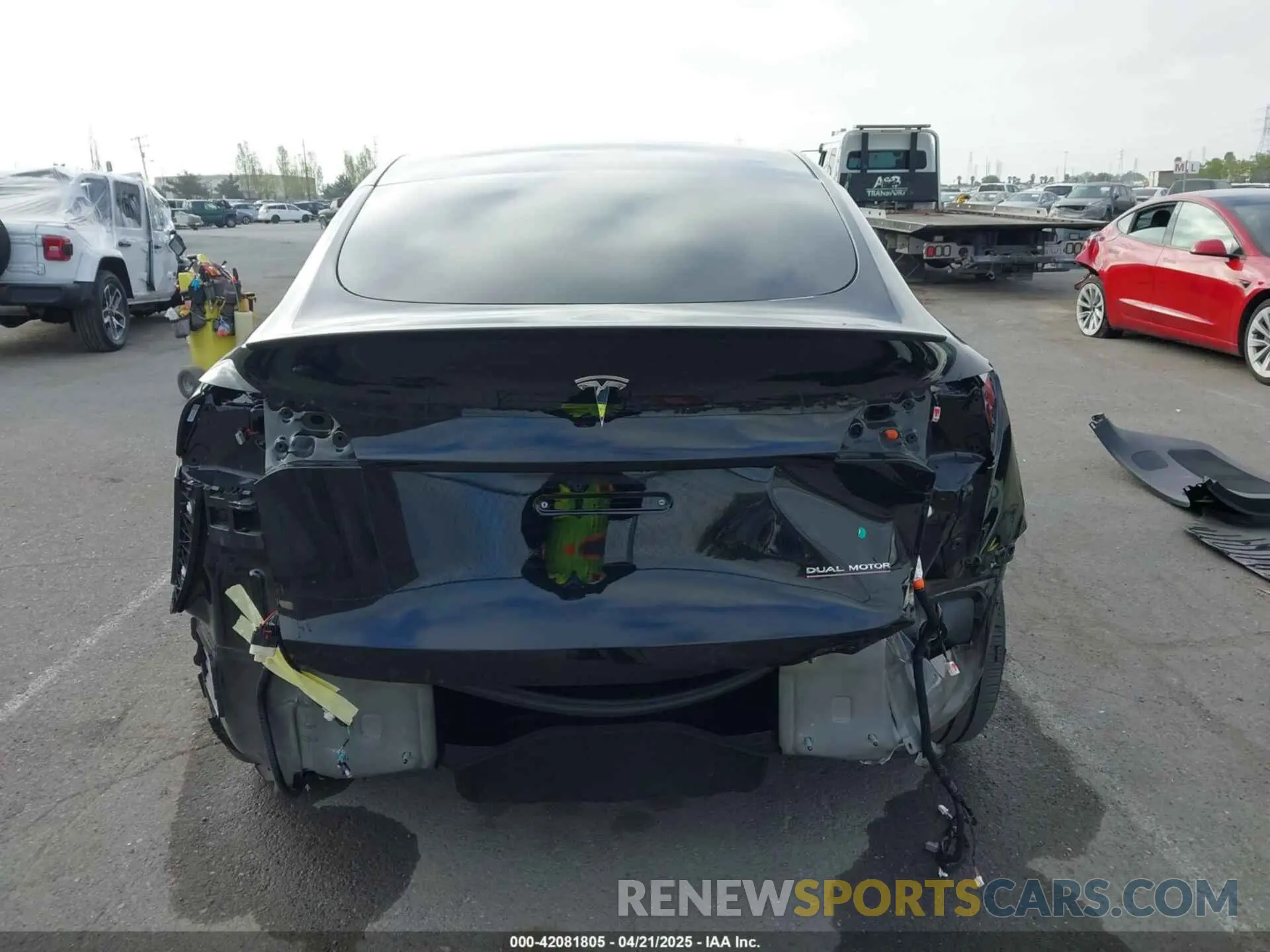 16 fotografías del automóvil dañado 7SAYGDEF2RF125439 TESLA MODEL Y 2024