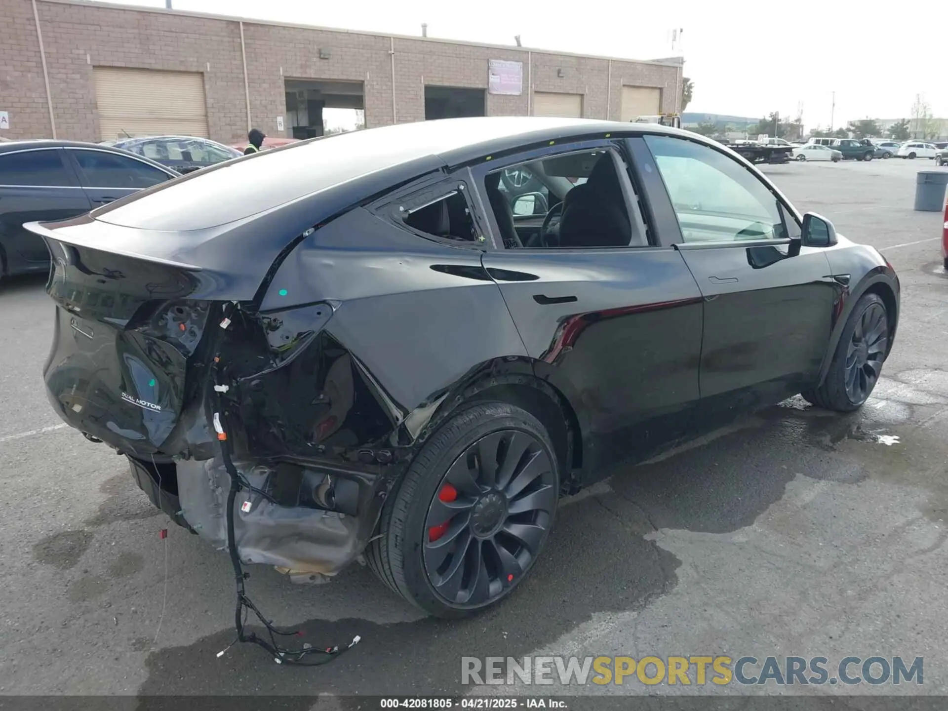 4 fotografías del automóvil dañado 7SAYGDEF2RF125439 TESLA MODEL Y 2024