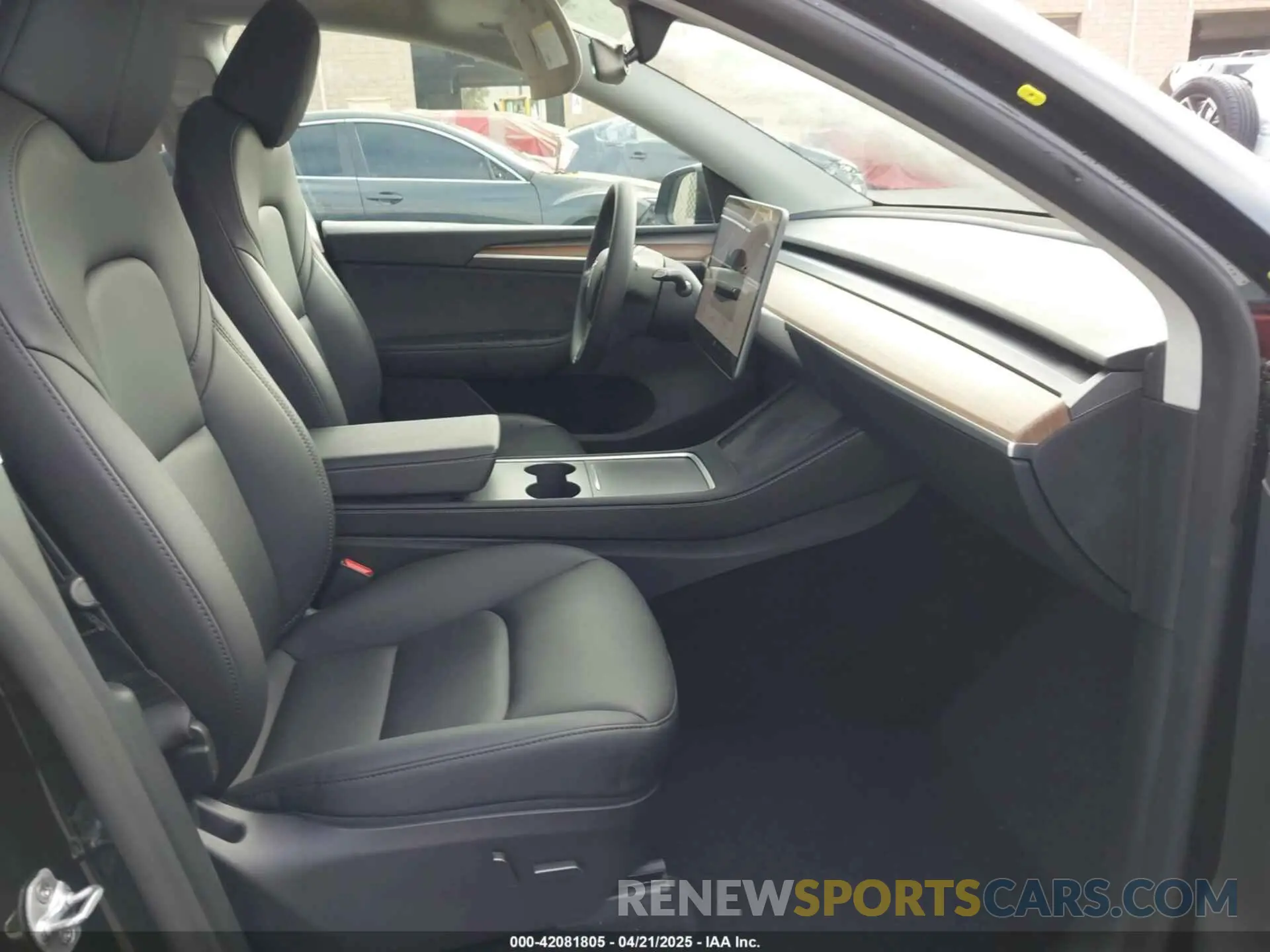 5 fotografías del automóvil dañado 7SAYGDEF2RF125439 TESLA MODEL Y 2024