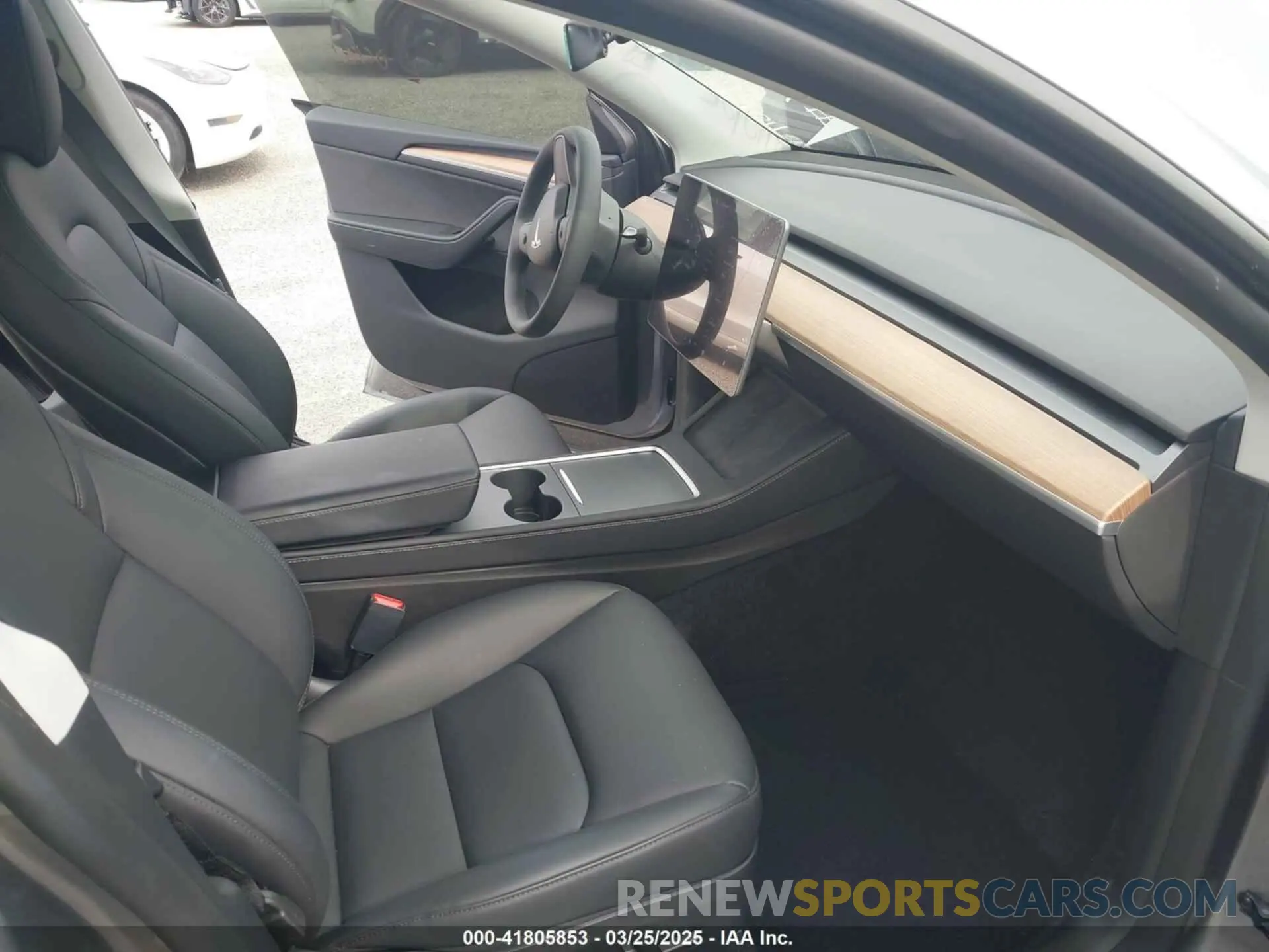 5 fotografías del automóvil dañado 7SAYGDEF3RA307468 TESLA MODEL Y 2024