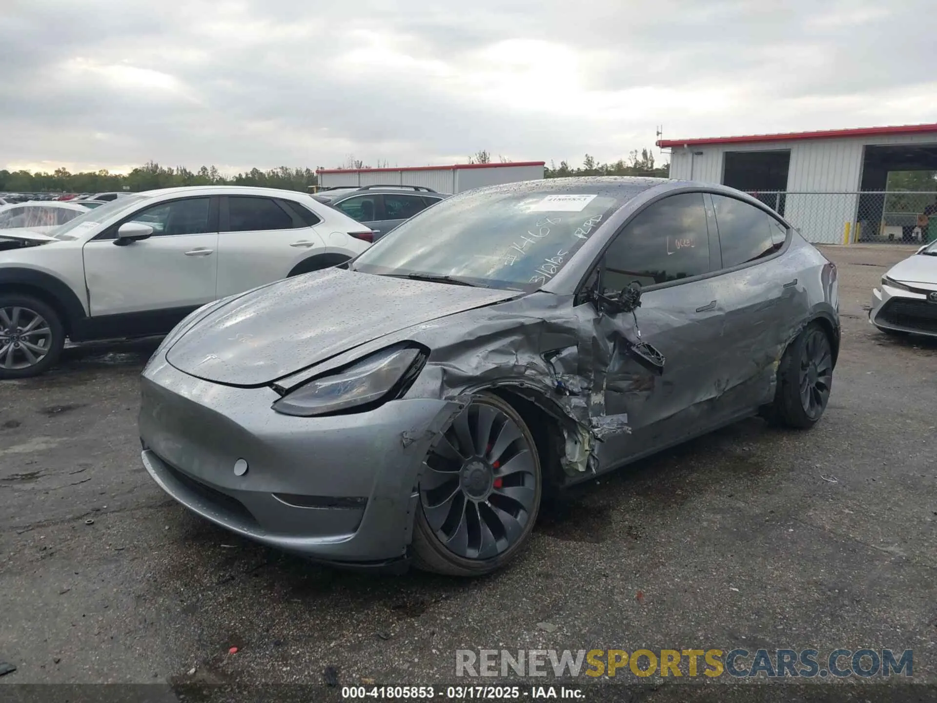 6 fotografías del automóvil dañado 7SAYGDEF3RA307468 TESLA MODEL Y 2024