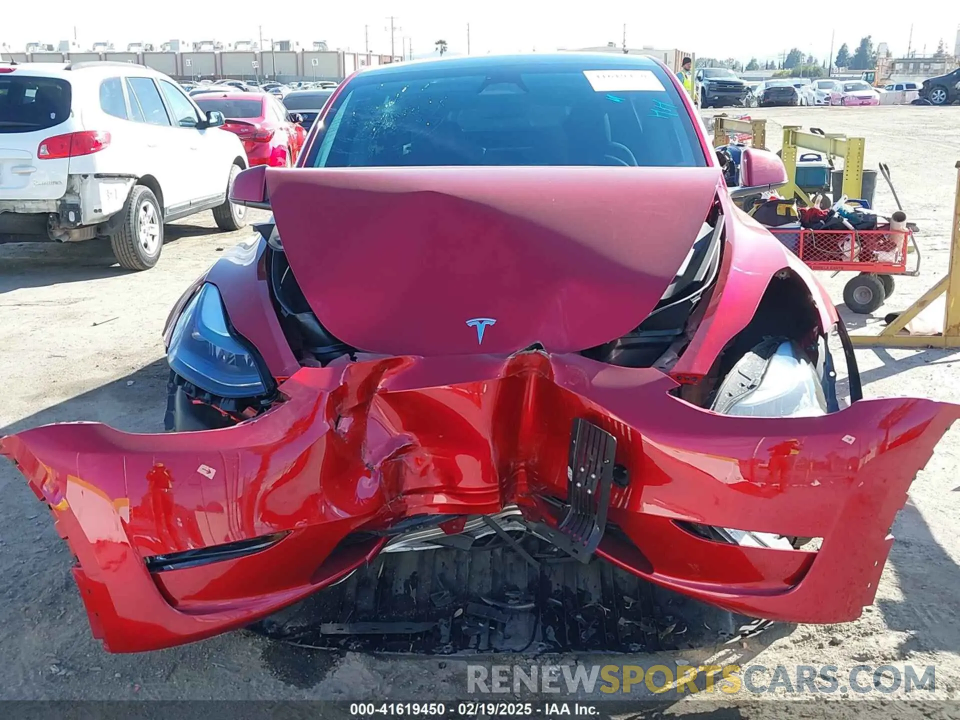 13 fotografías del automóvil dañado 7SAYGDEF3RF032980 TESLA MODEL Y 2024