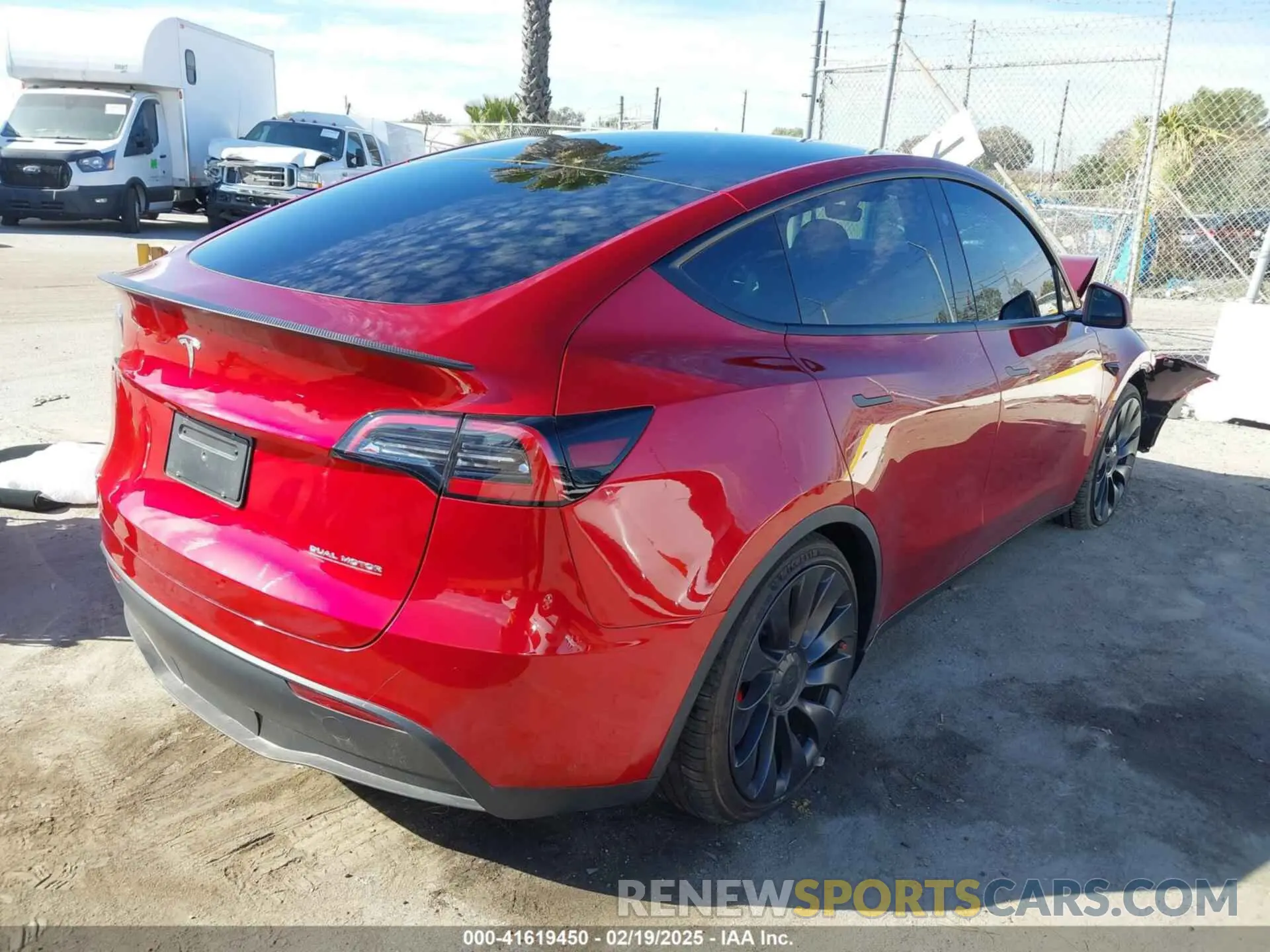4 fotografías del automóvil dañado 7SAYGDEF3RF032980 TESLA MODEL Y 2024