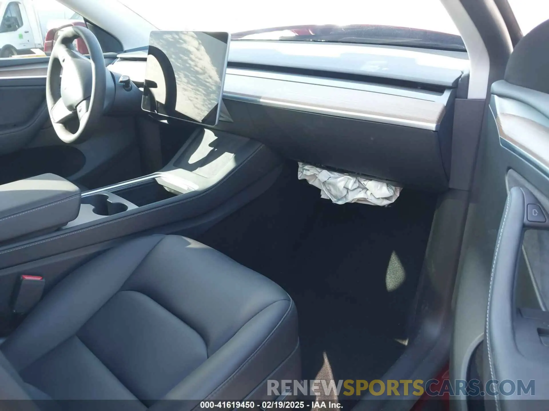 5 fotografías del automóvil dañado 7SAYGDEF3RF032980 TESLA MODEL Y 2024