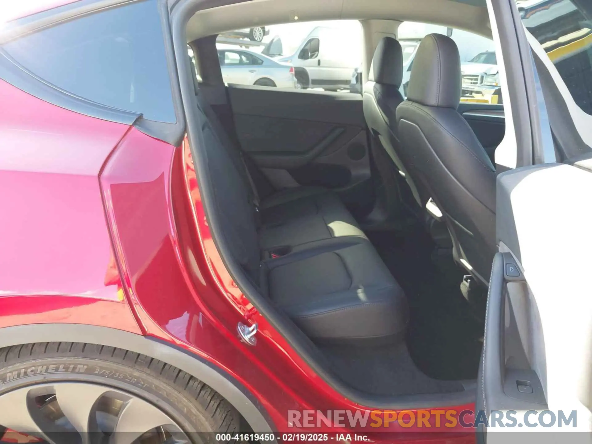8 fotografías del automóvil dañado 7SAYGDEF3RF032980 TESLA MODEL Y 2024