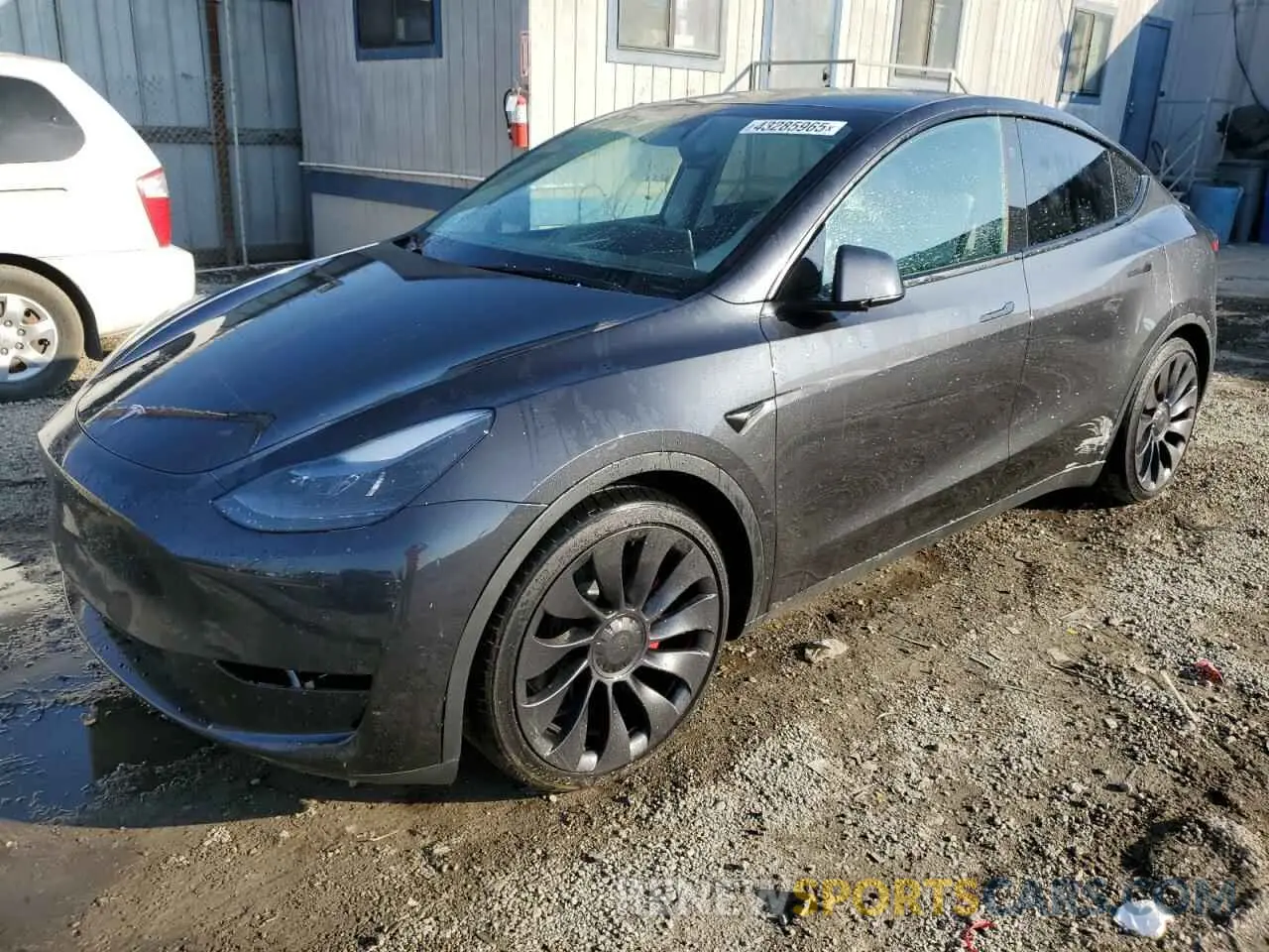 1 fotografías del automóvil dañado 7SAYGDEF3RF049892 TESLA MODEL Y 2024
