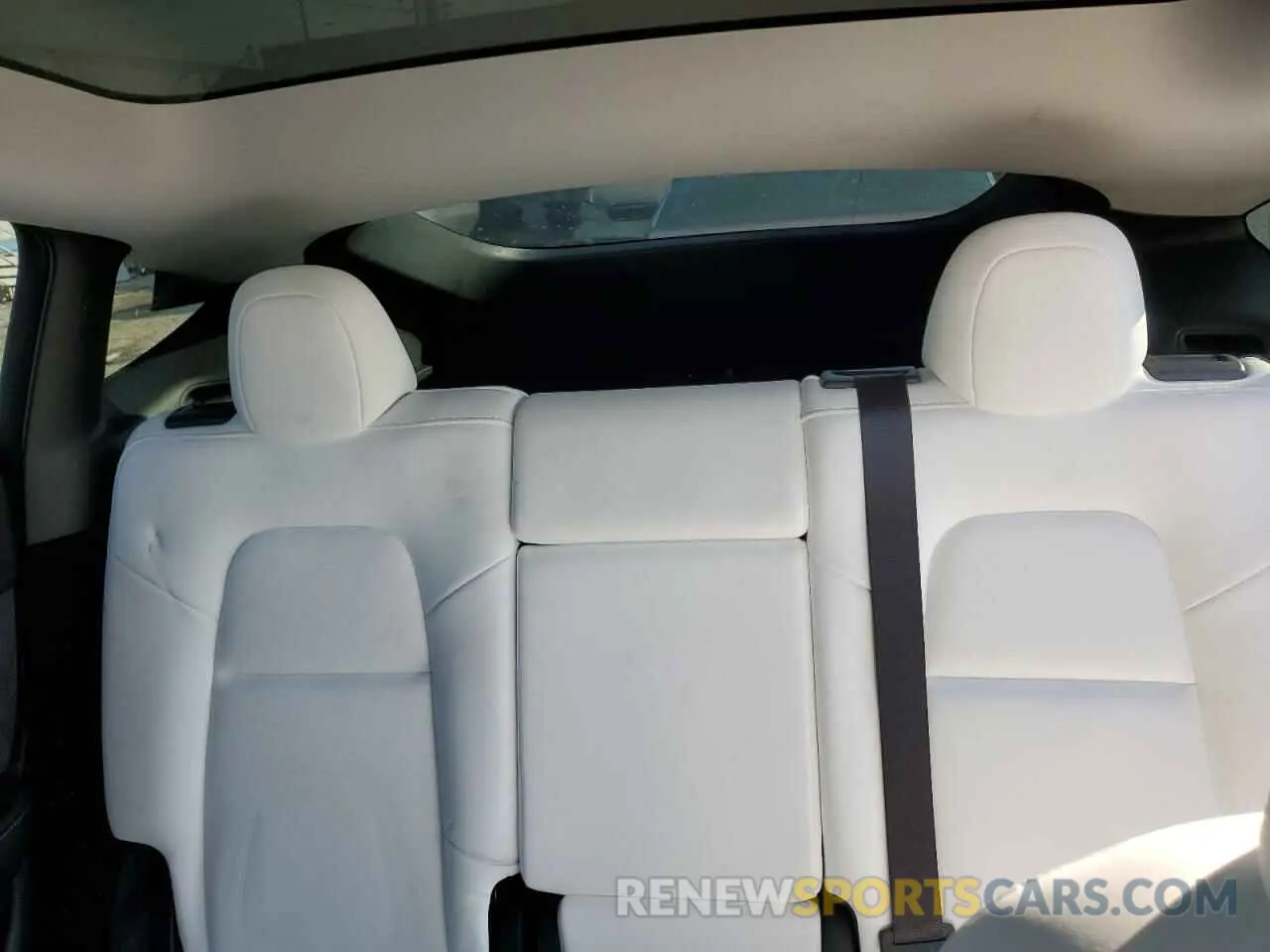 10 fotografías del automóvil dañado 7SAYGDEF3RF049892 TESLA MODEL Y 2024