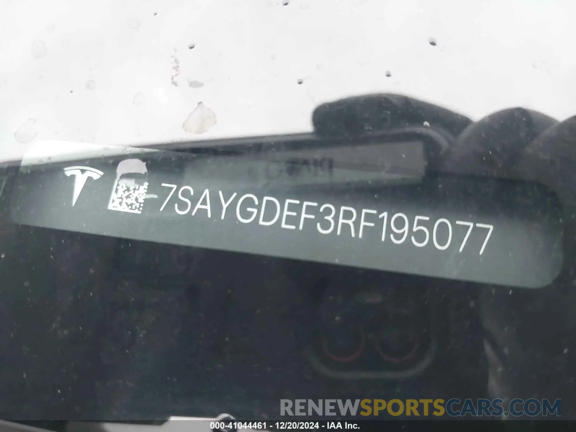 9 fotografías del automóvil dañado 7SAYGDEF3RF195077 TESLA MODEL Y 2024