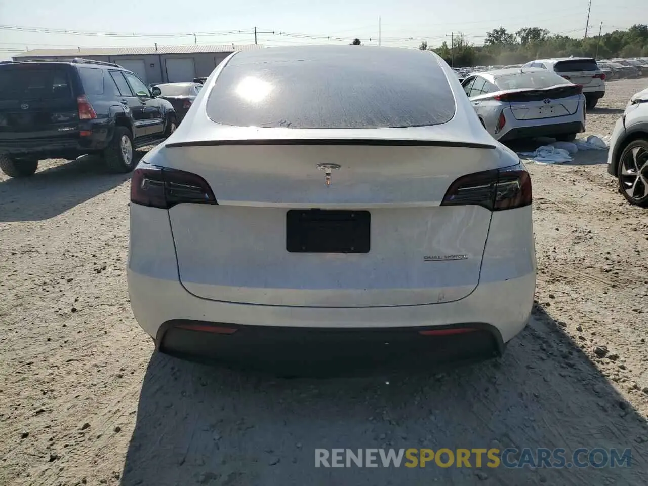 6 fotografías del automóvil dañado 7SAYGDEF4RA266087 TESLA MODEL Y 2024