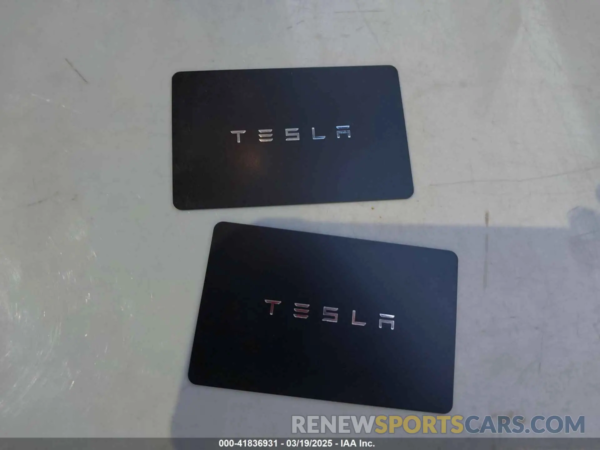 11 fotografías del automóvil dañado 7SAYGDEF4RF053711 TESLA MODEL Y 2024