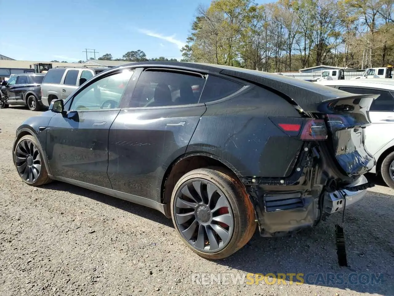 2 fotografías del automóvil dañado 7SAYGDEF4RF064207 TESLA MODEL Y 2024