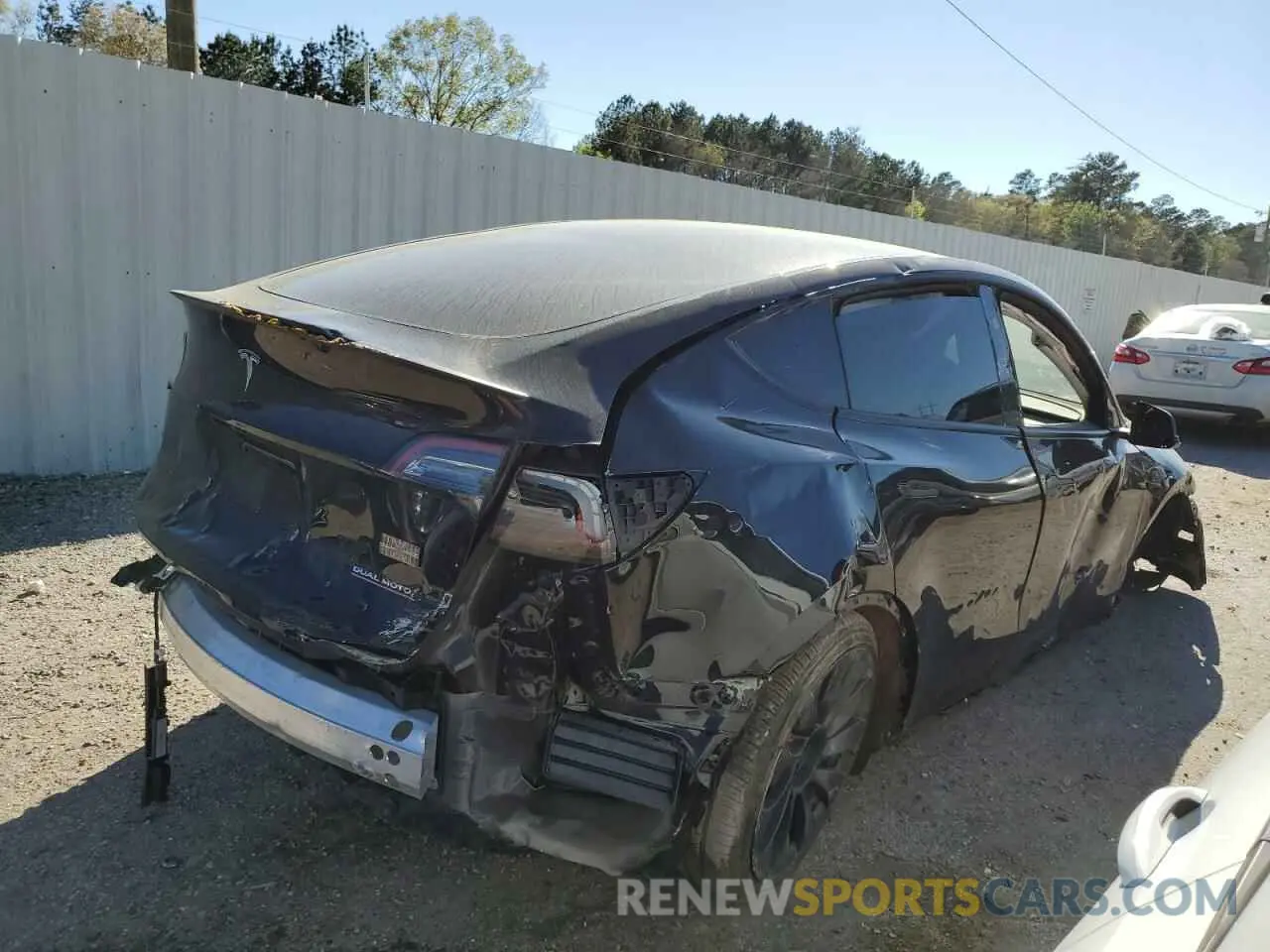 3 fotografías del automóvil dañado 7SAYGDEF4RF064207 TESLA MODEL Y 2024