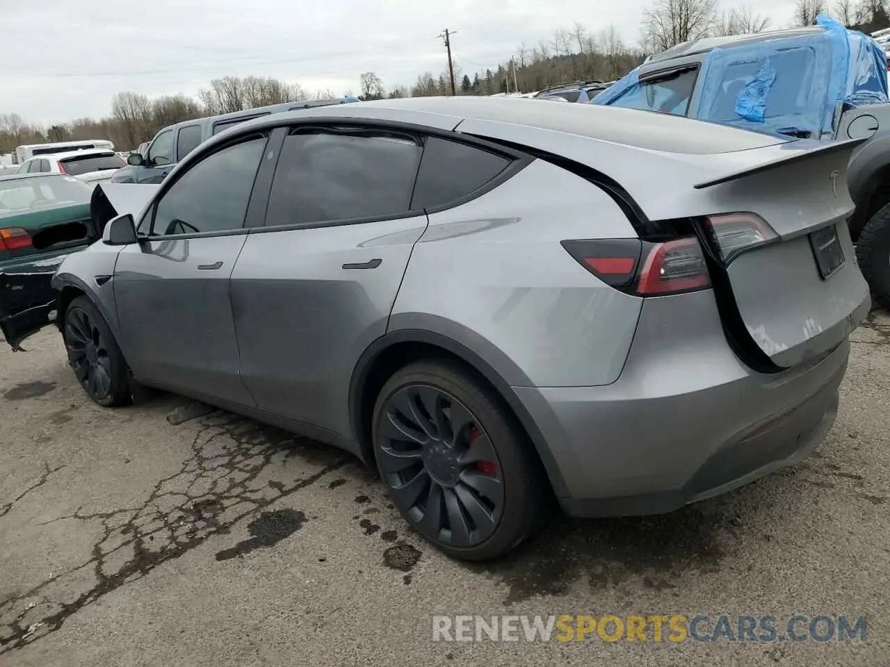 2 fotografías del automóvil dañado 7SAYGDEF4RF152108 TESLA MODEL Y 2024