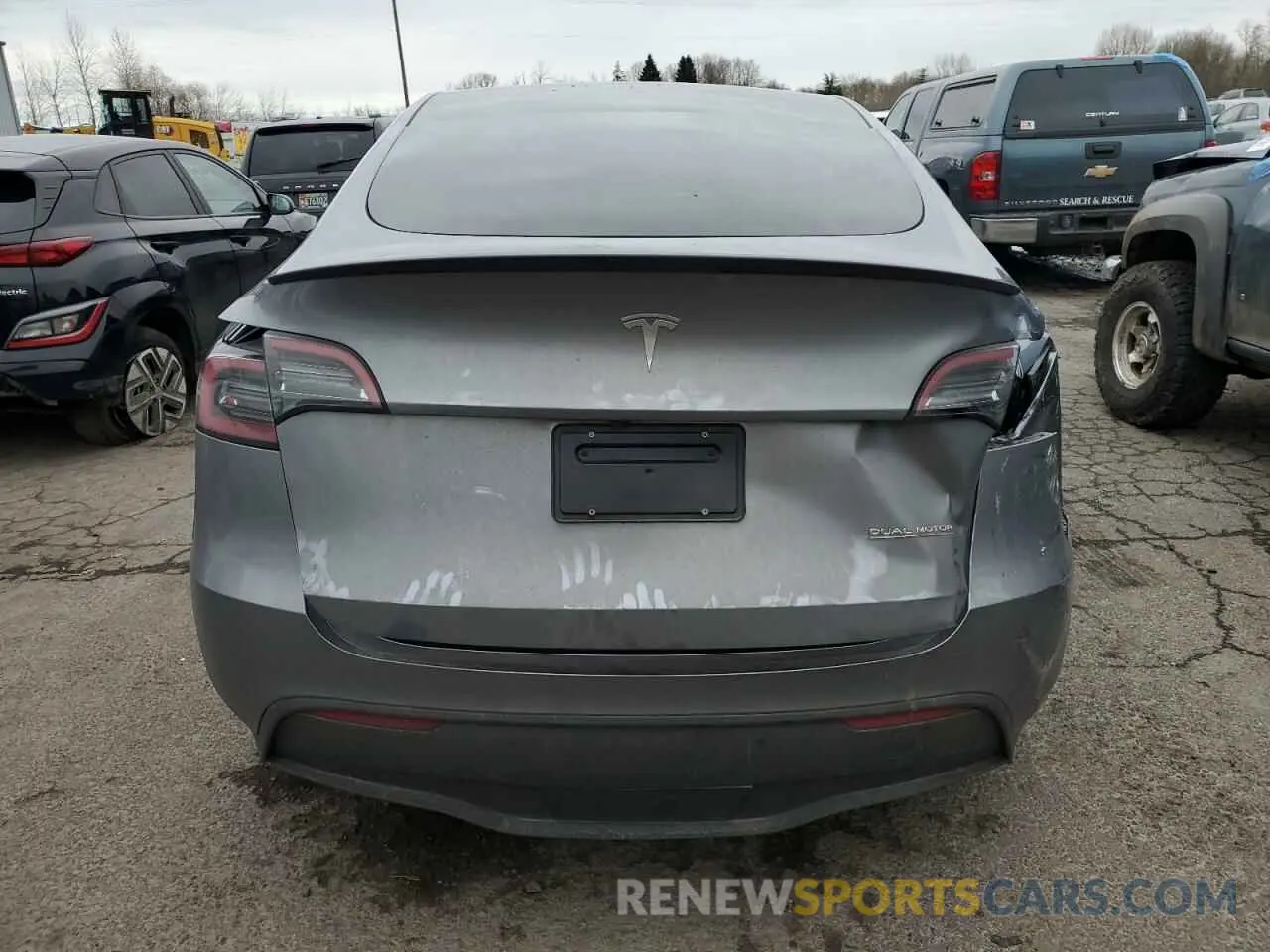 6 fotografías del automóvil dañado 7SAYGDEF4RF152108 TESLA MODEL Y 2024