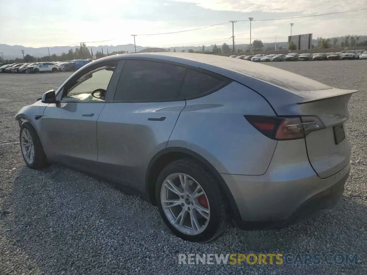 2 fotografías del automóvil dañado 7SAYGDEF5RA289071 TESLA MODEL Y 2024