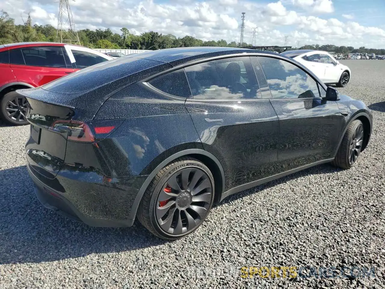 3 fotografías del automóvil dañado 7SAYGDEF5RF040367 TESLA MODEL Y 2024