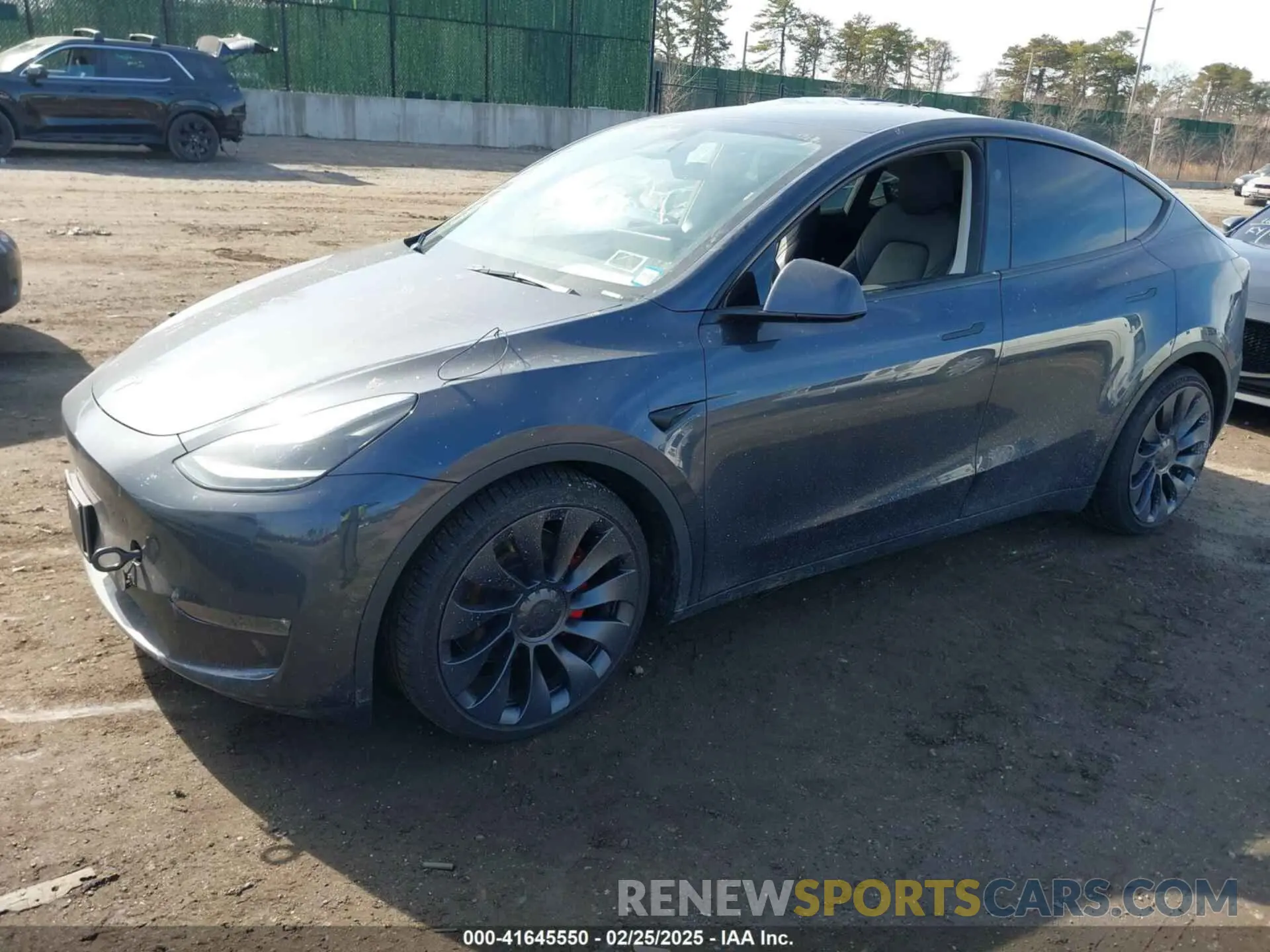 2 fotografías del automóvil dañado 7SAYGDEF6RA266687 TESLA MODEL Y 2024