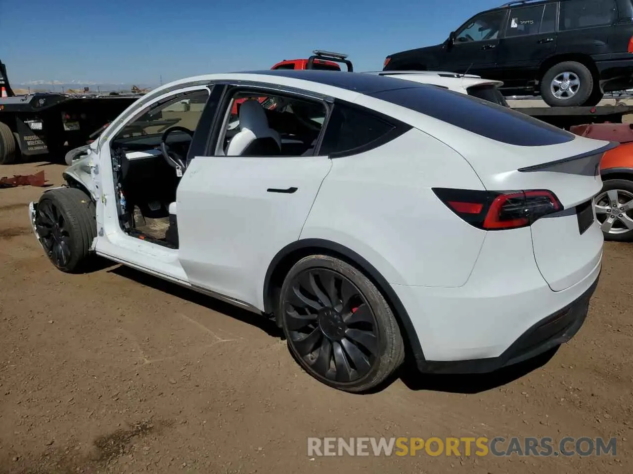 2 fotografías del automóvil dañado 7SAYGDEF6RA284171 TESLA MODEL Y 2024