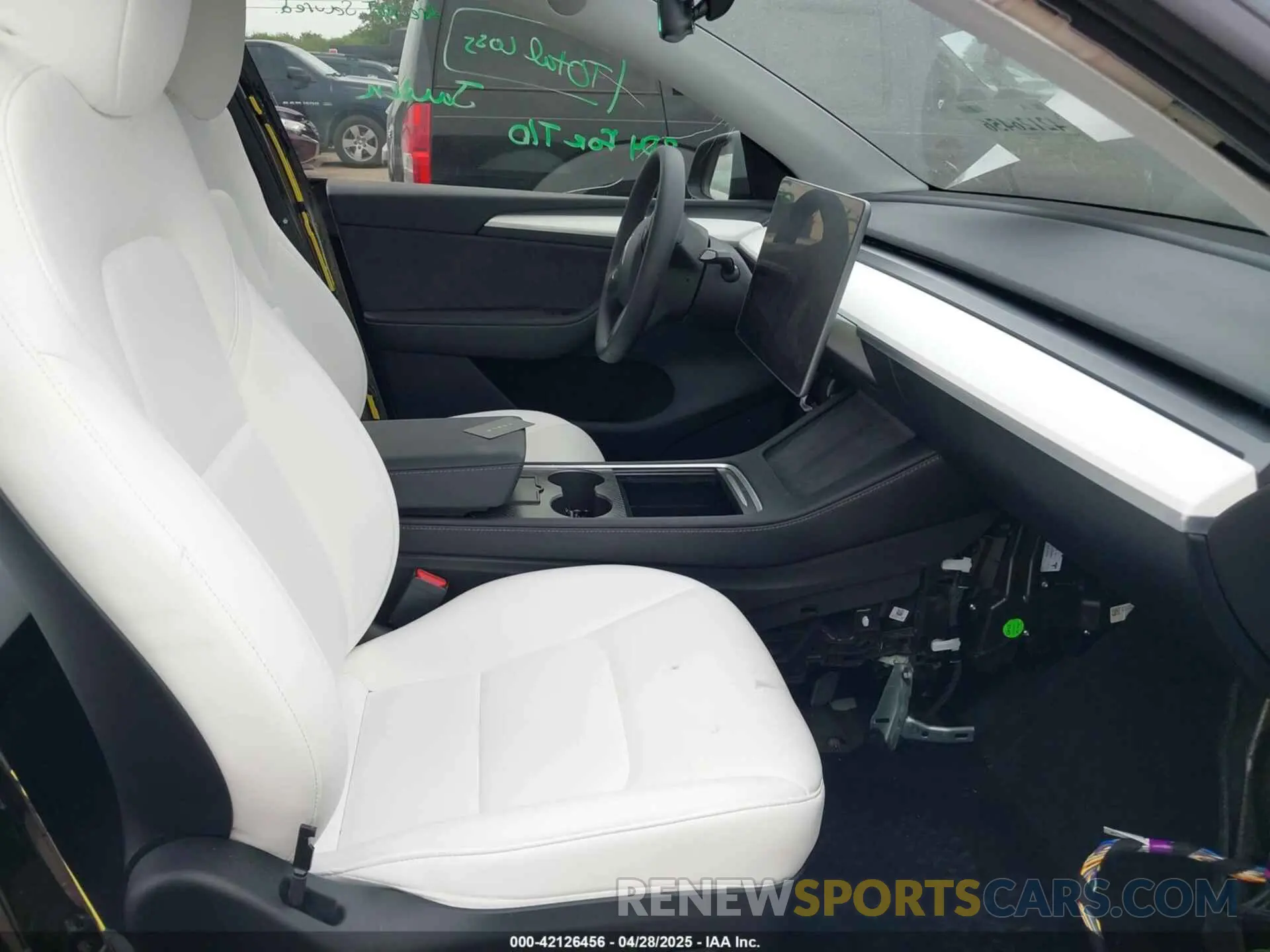 5 fotografías del automóvil dañado 7SAYGDEF7RA267752 TESLA MODEL Y 2024
