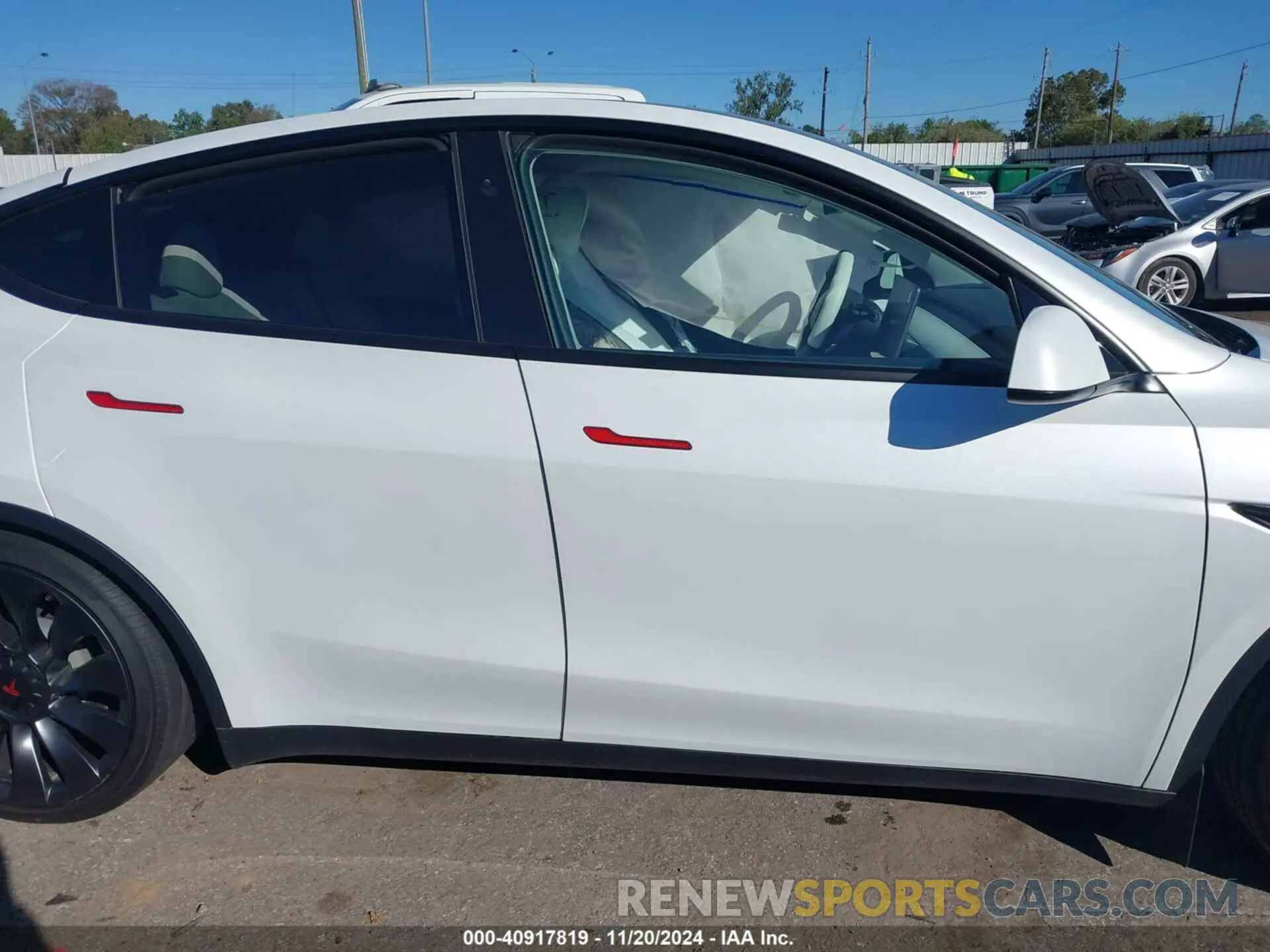 12 fotografías del automóvil dañado 7SAYGDEF7RA335483 TESLA MODEL Y 2024