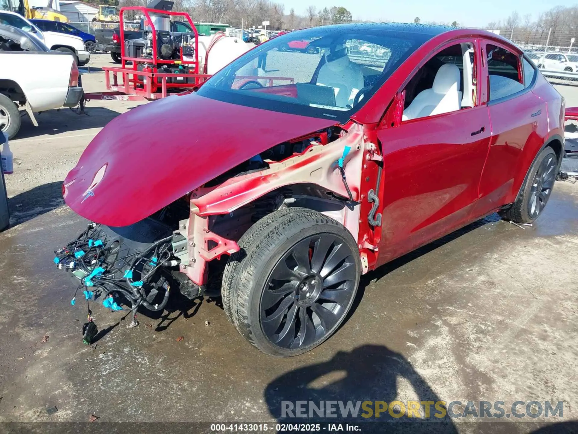 2 fotografías del automóvil dañado 7SAYGDEF7RF029774 TESLA MODEL Y 2024