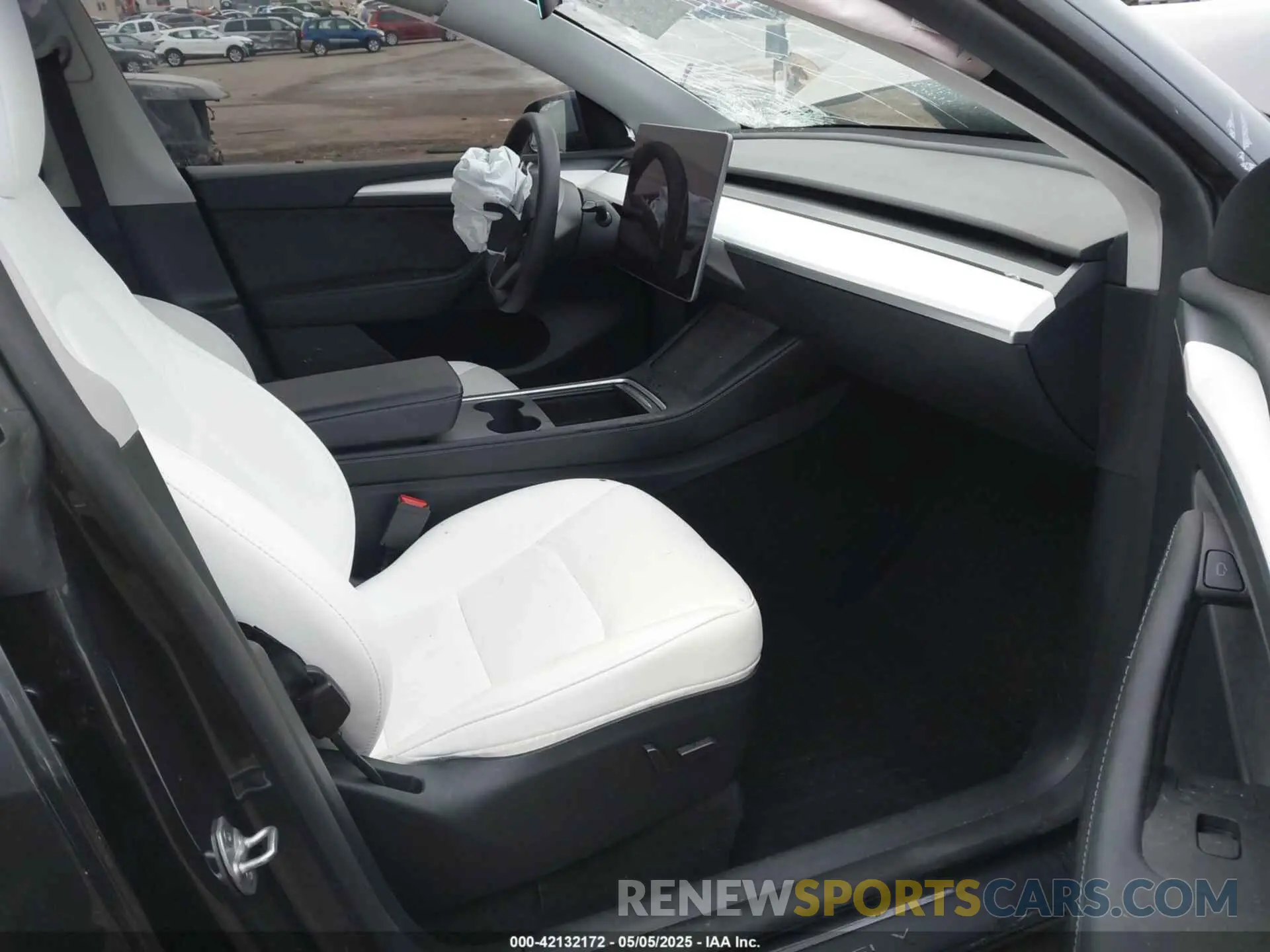 5 fotografías del automóvil dañado 7SAYGDEF7RF053265 TESLA MODEL Y 2024