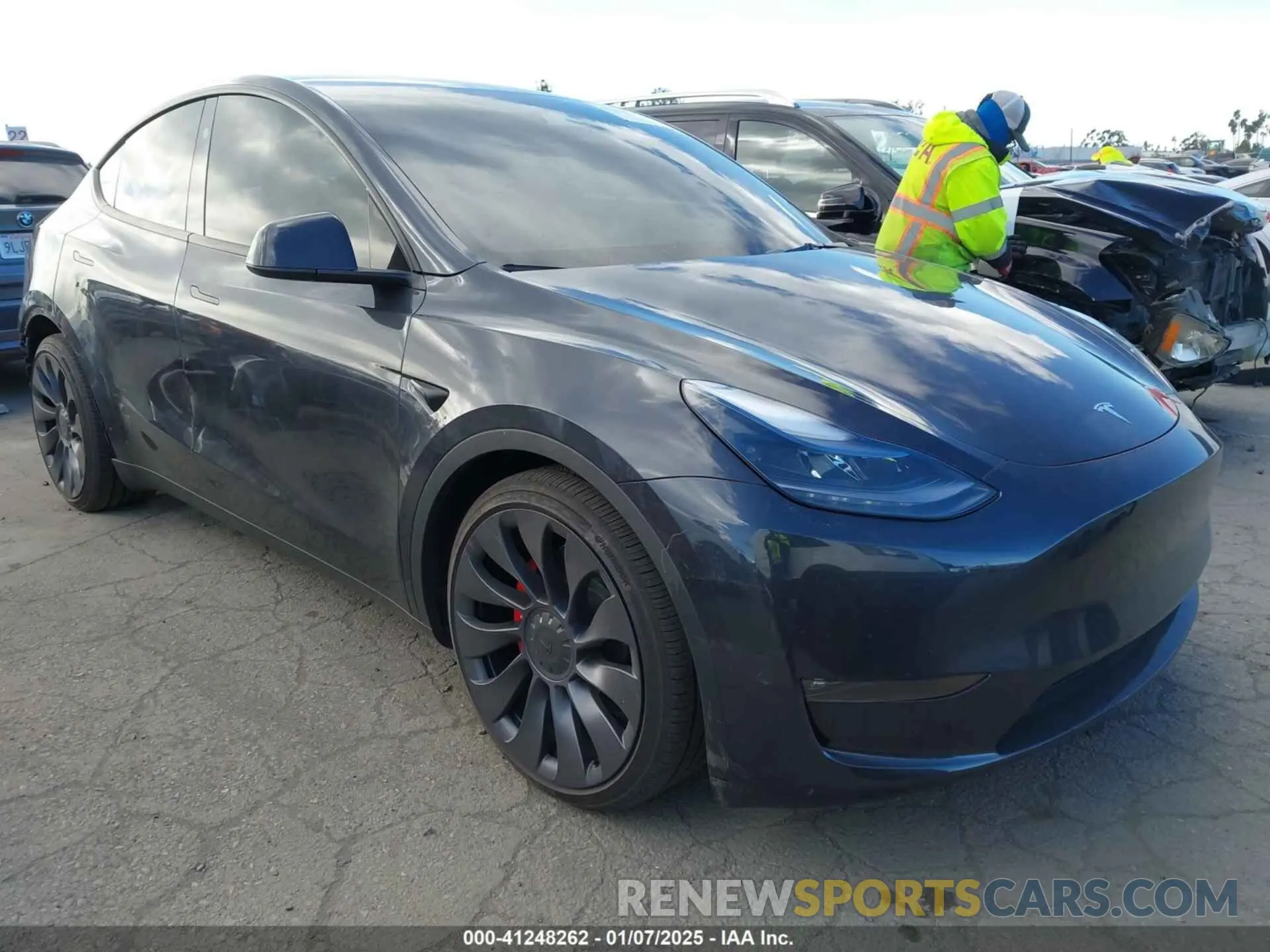 1 fotografías del automóvil dañado 7SAYGDEF7RF178430 TESLA MODEL Y 2024