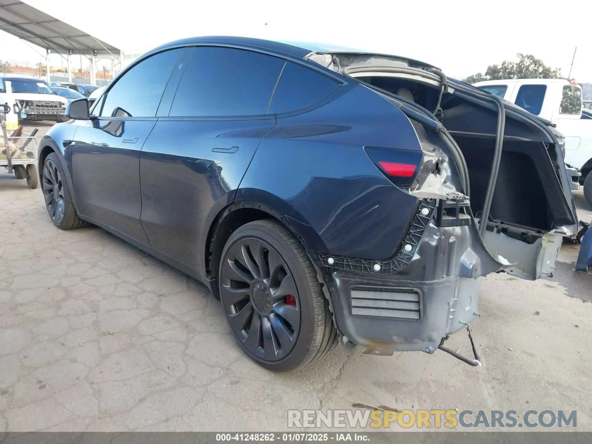 3 fotografías del automóvil dañado 7SAYGDEF7RF178430 TESLA MODEL Y 2024