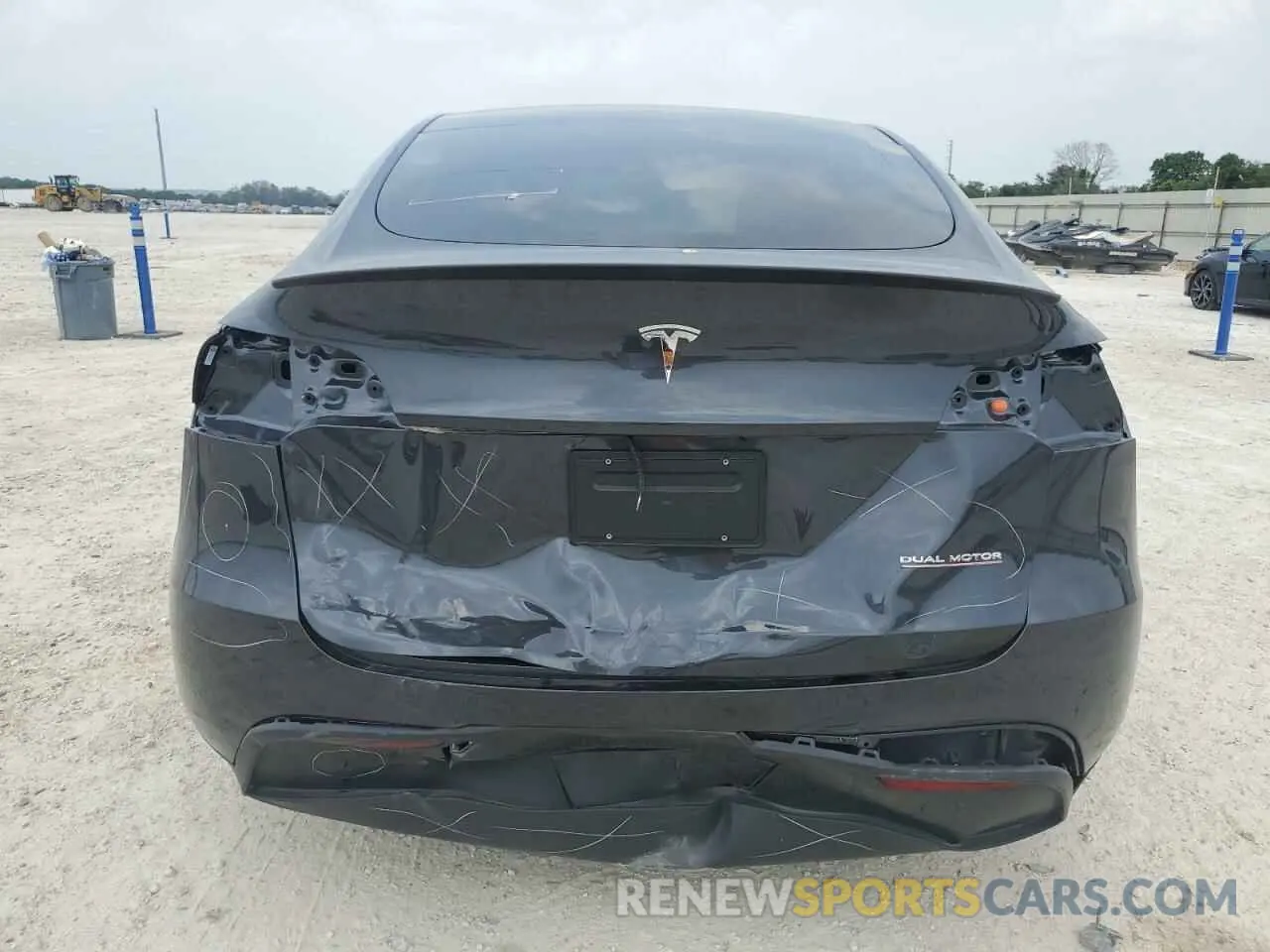 6 fotografías del automóvil dañado 7SAYGDEF8RF037091 TESLA MODEL Y 2024