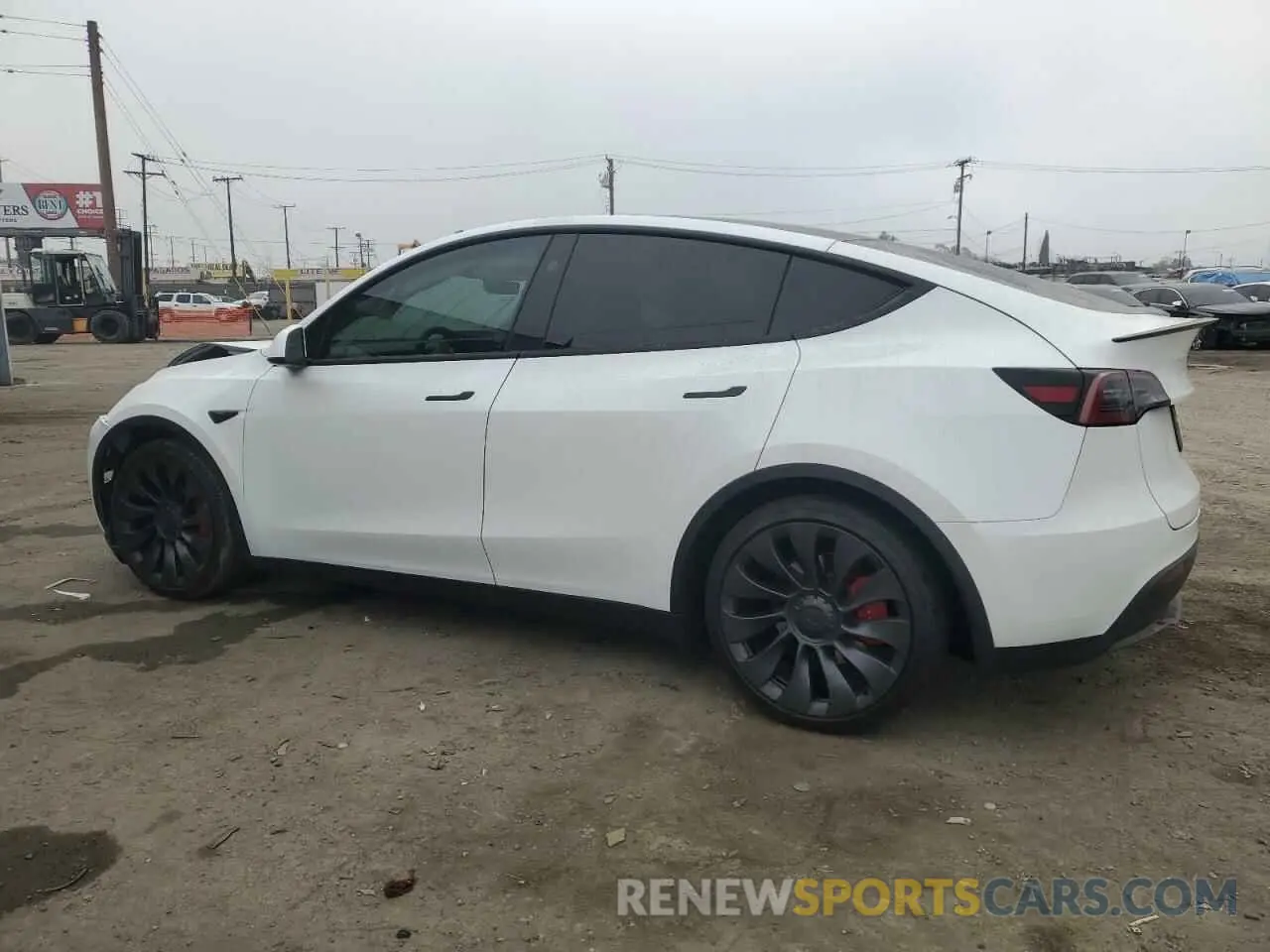 2 fotografías del automóvil dañado 7SAYGDEF8RF113876 TESLA MODEL Y 2024