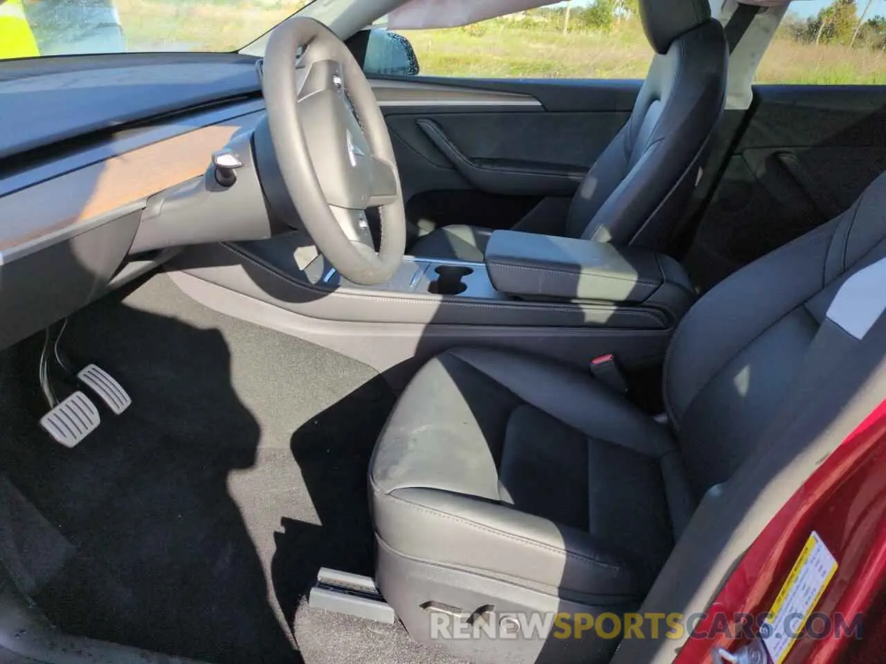 7 fotografías del automóvil dañado 7SAYGDEF9RA263606 TESLA MODEL Y 2024