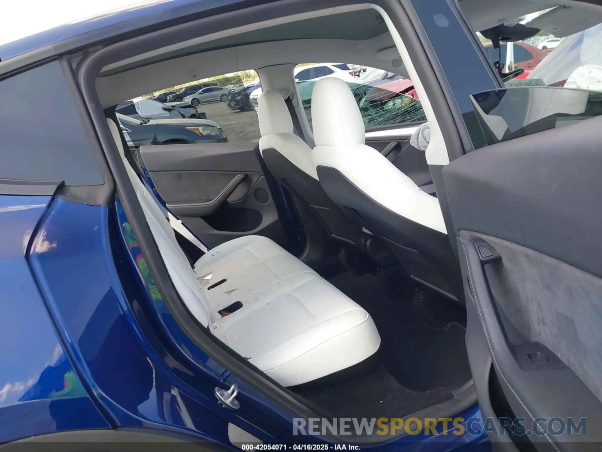8 fotografías del automóvil dañado 7SAYGDEF9RA267204 TESLA MODEL Y 2024