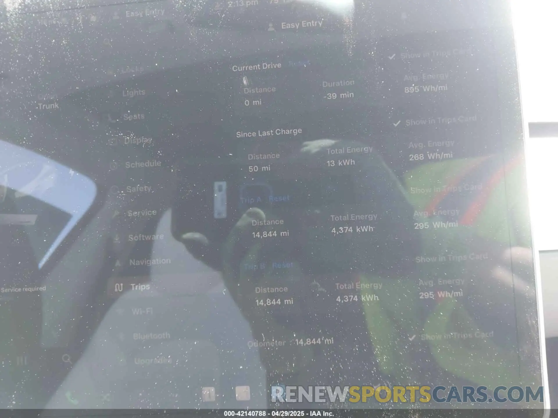 7 fotografías del automóvil dañado 7SAYGDEF9RA299036 TESLA MODEL Y 2024
