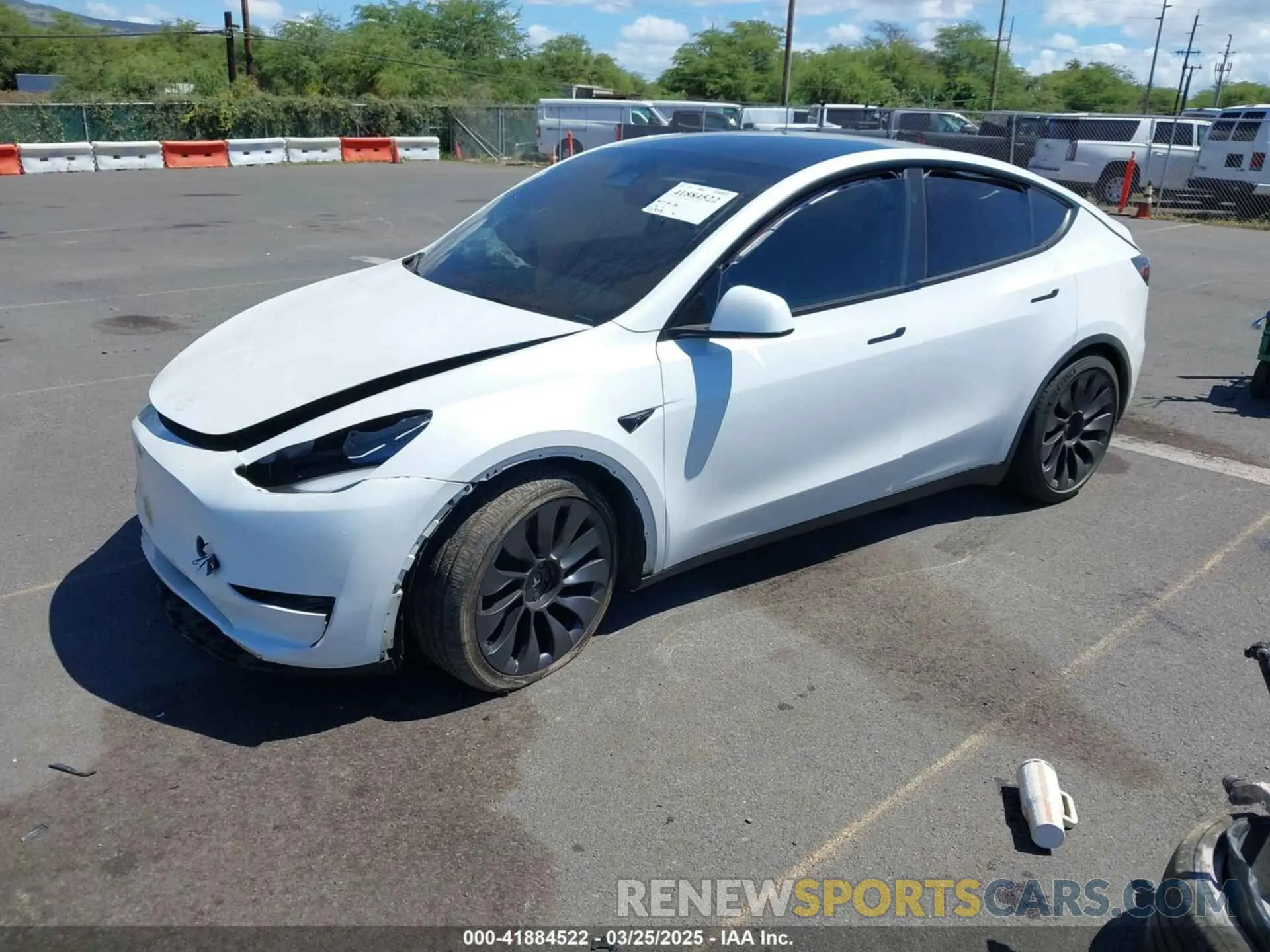 2 fotografías del automóvil dañado 7SAYGDEF9RF062033 TESLA MODEL Y 2024
