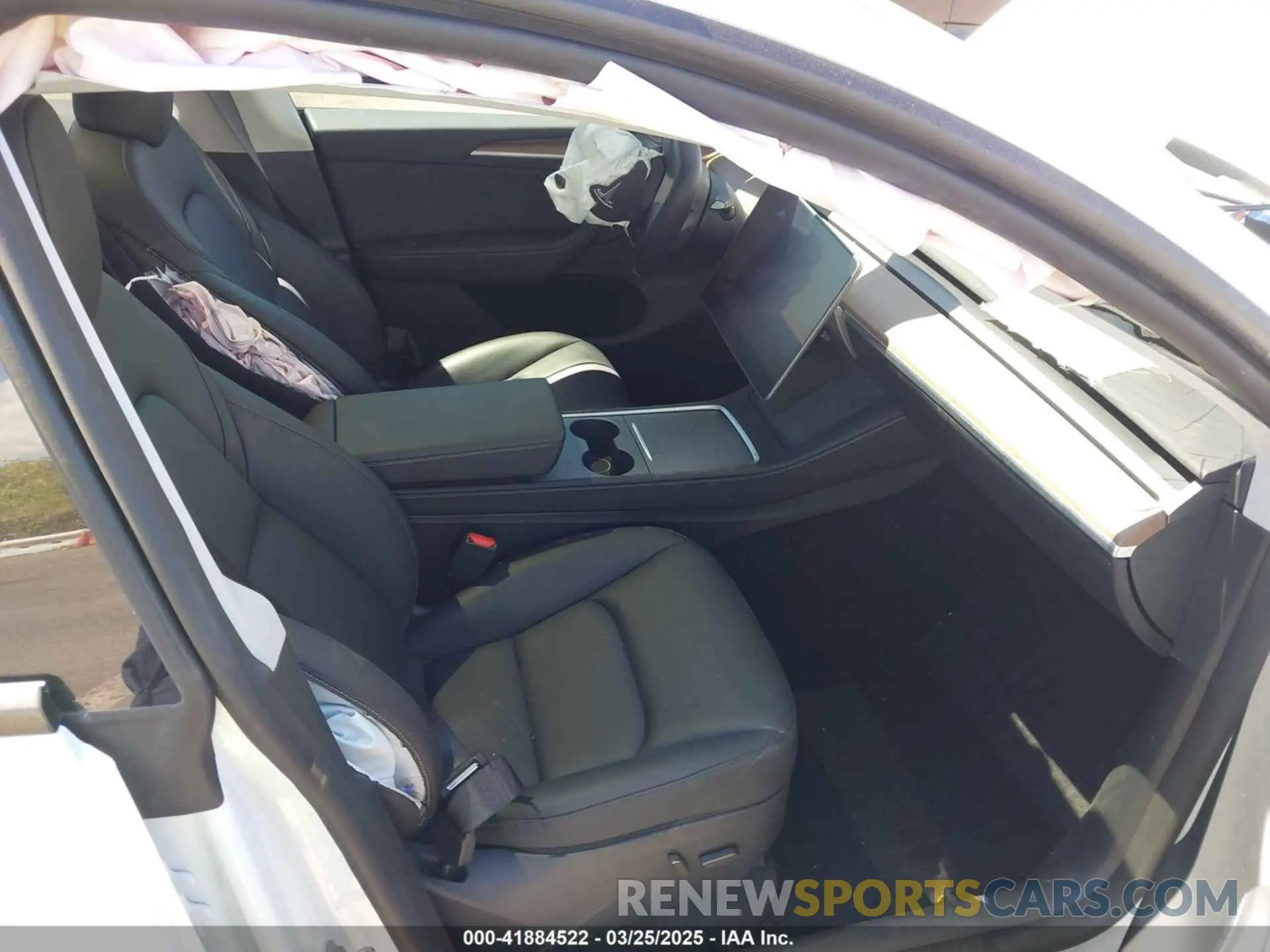 5 fotografías del automóvil dañado 7SAYGDEF9RF062033 TESLA MODEL Y 2024