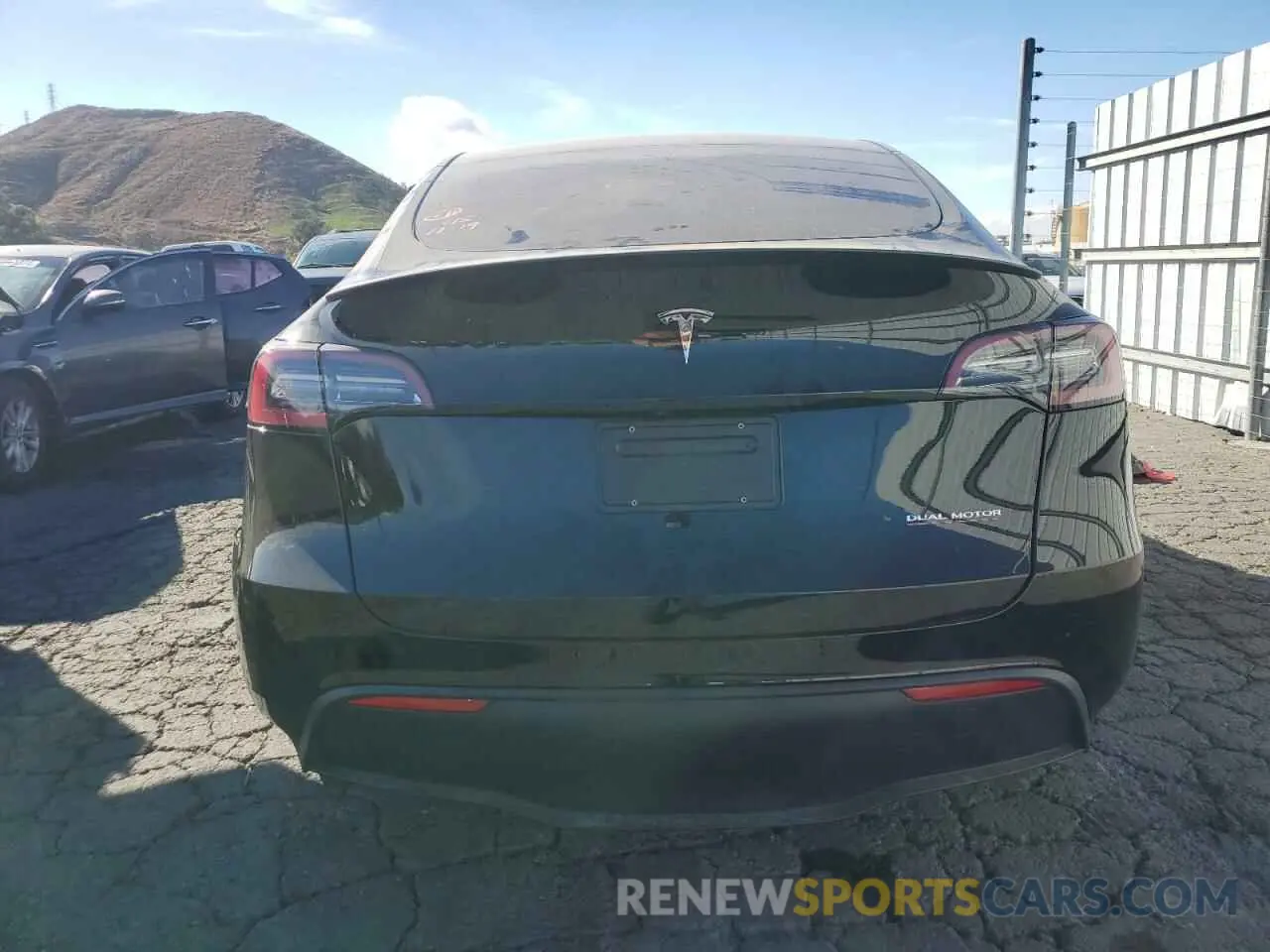 6 fotografías del automóvil dañado 7SAYGDEF9RF130637 TESLA MODEL Y 2024